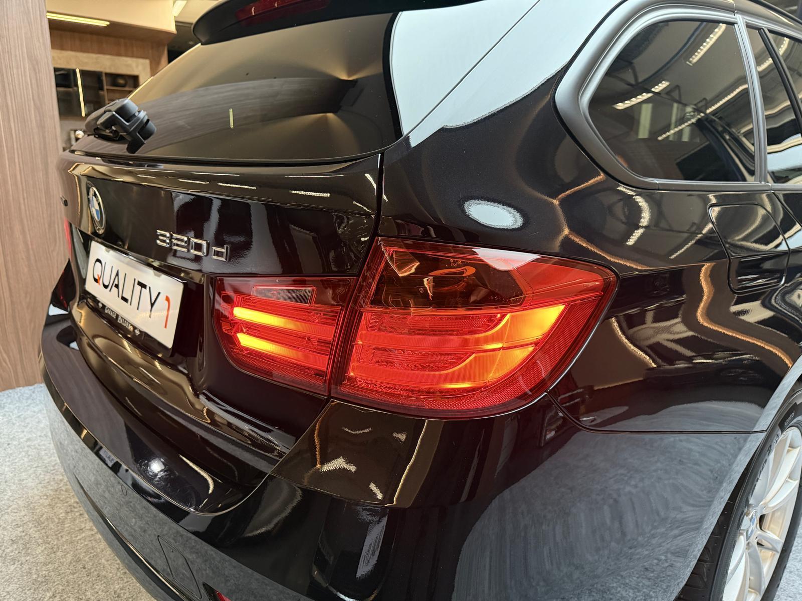 BMW 320d xDrive Touring-image-8