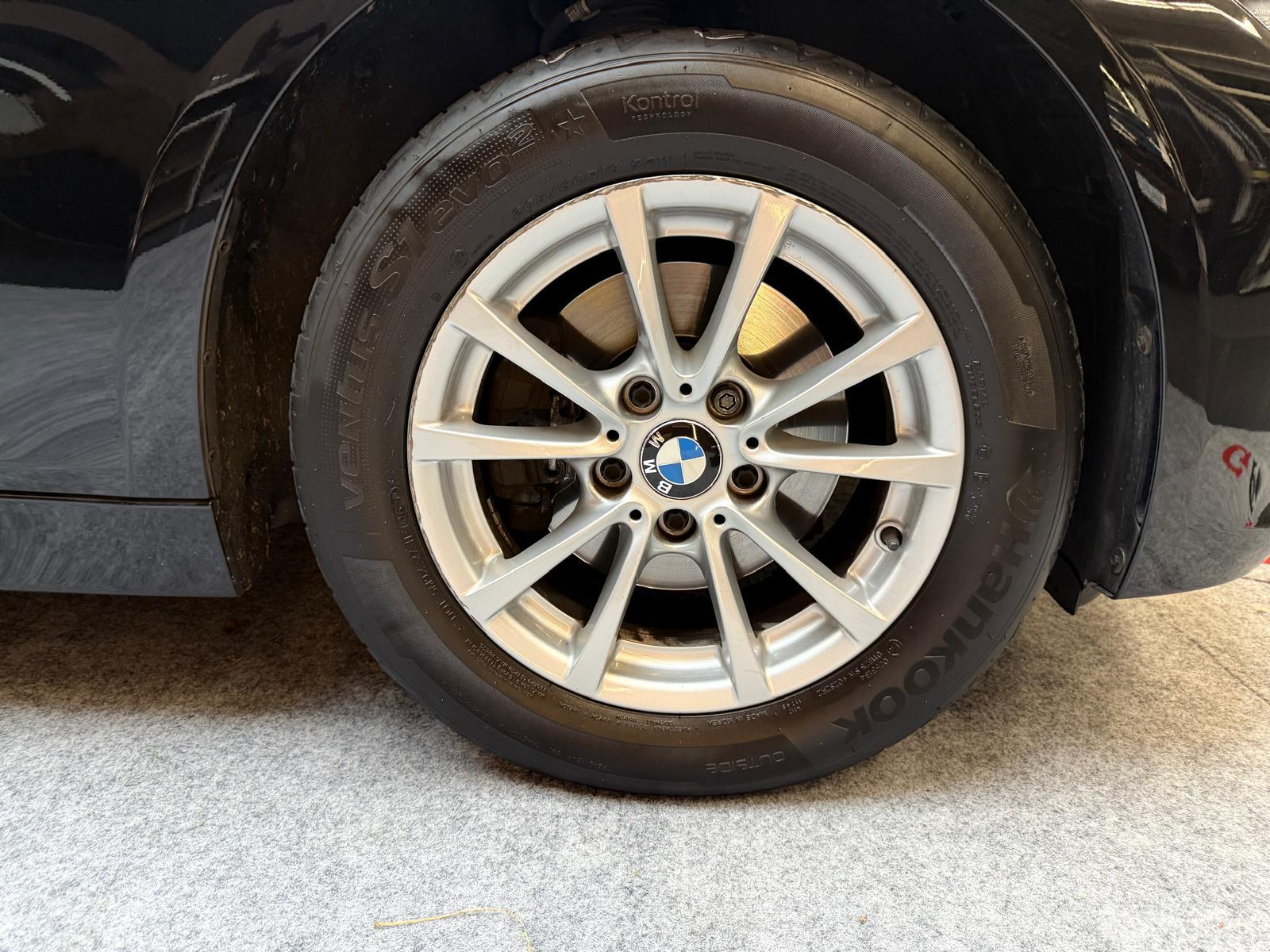 BMW 320d xDrive Touring-image-9