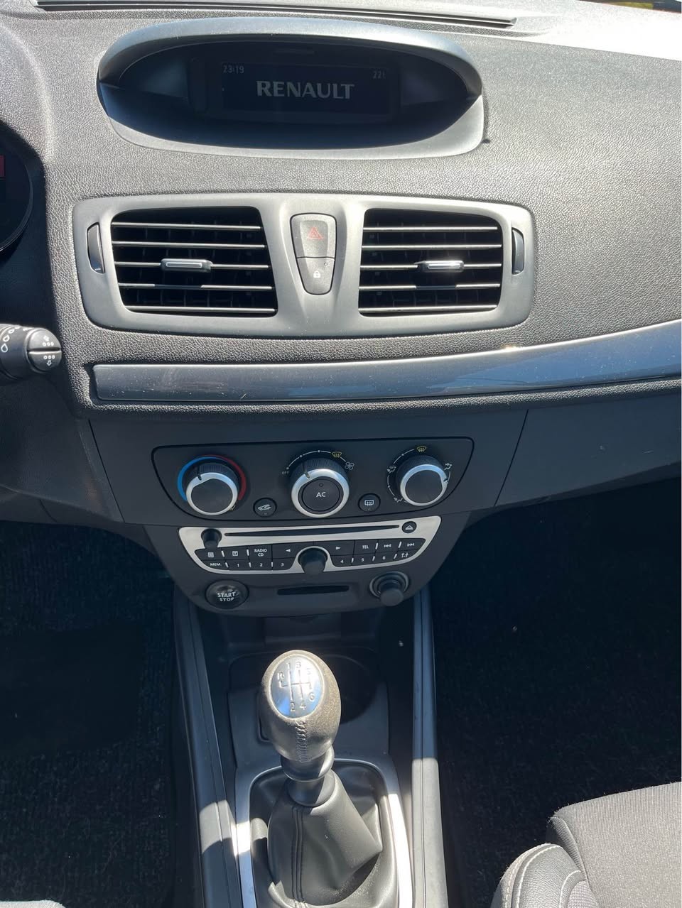 RENAULT Mégane CC 2.0 16V Turbo GT-image-10