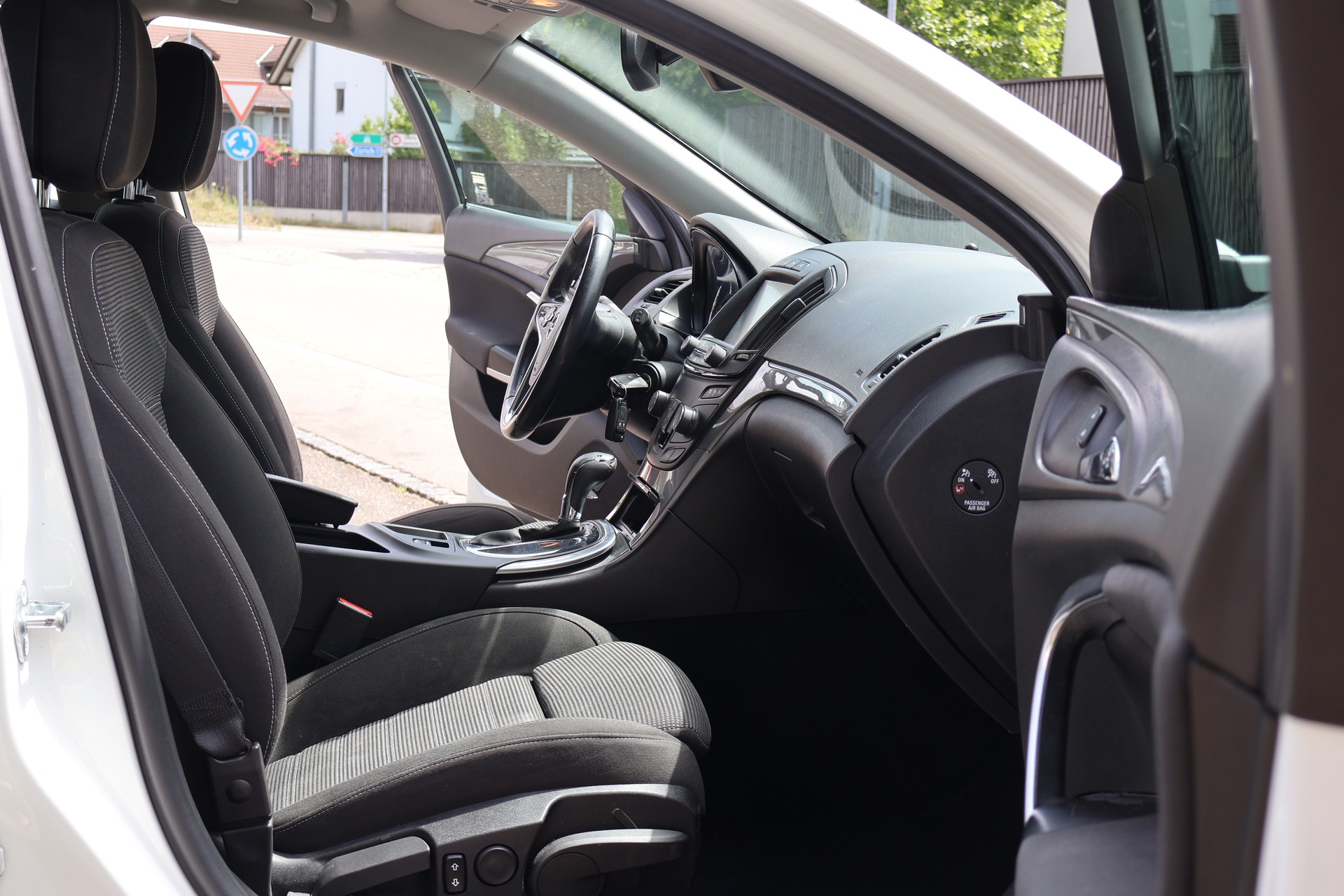 OPEL Insignia Sports Tourer 2.0 CDTI Edition Automatic-image-12