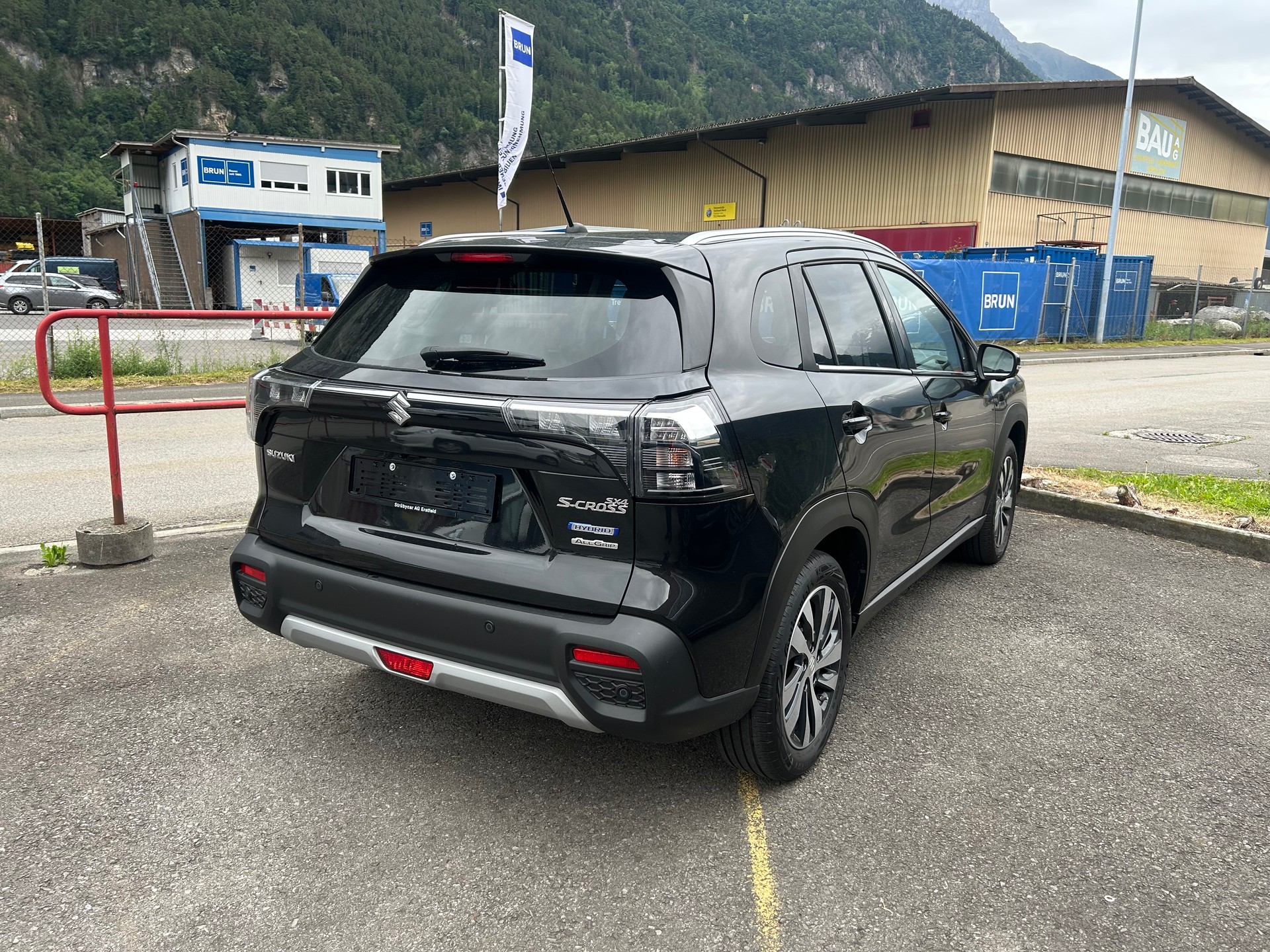 SUZUKI Suzuki S-Cross 1.4T 4x4 Piz Sulai-image-1