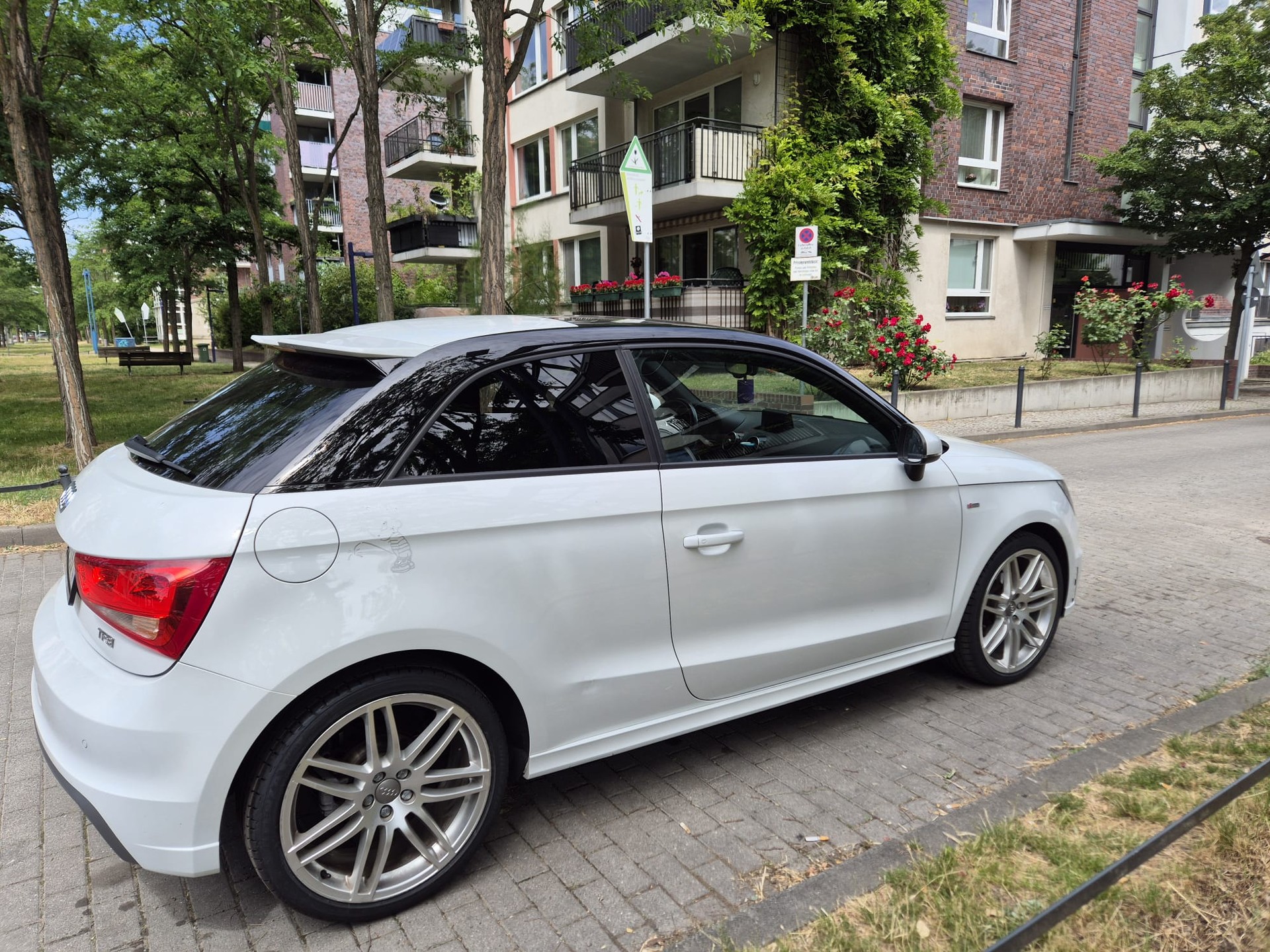 AUDI 1.4 TFSI Ambition S-Tronic-image-0