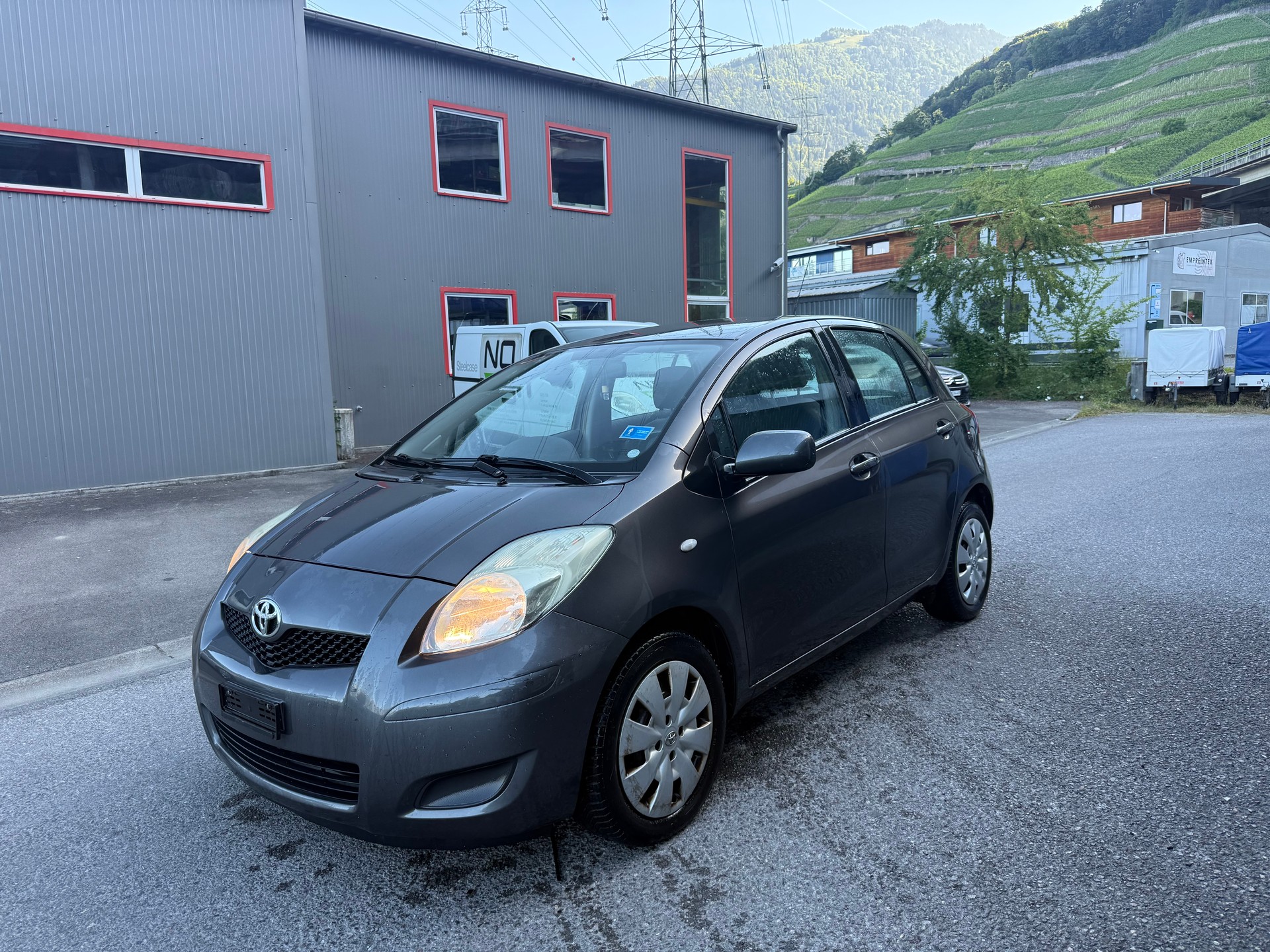 TOYOTA Yaris 1.33 Linea Sol Premium-image-0