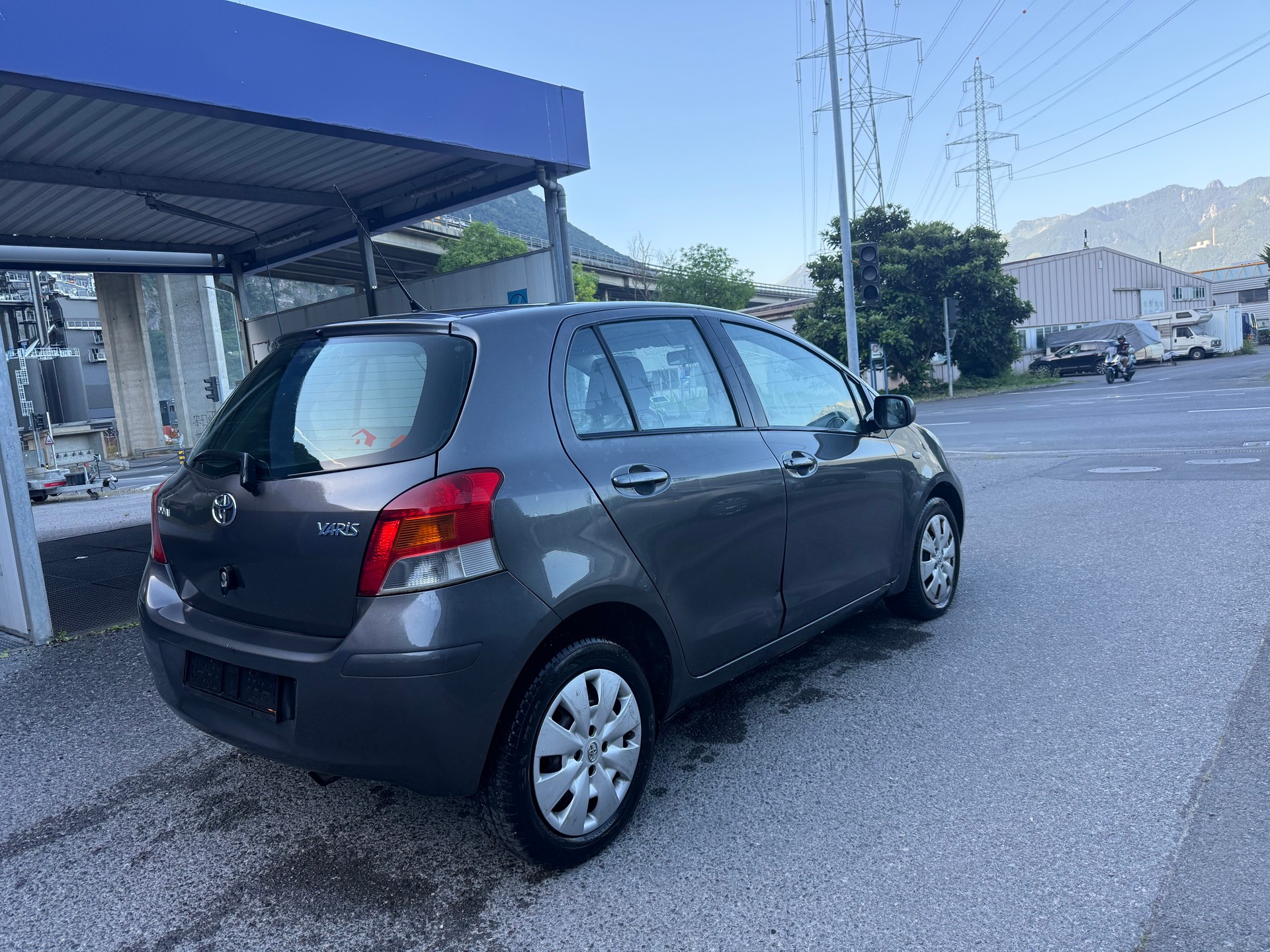 TOYOTA Yaris 1.33 Linea Sol Premium-image-2