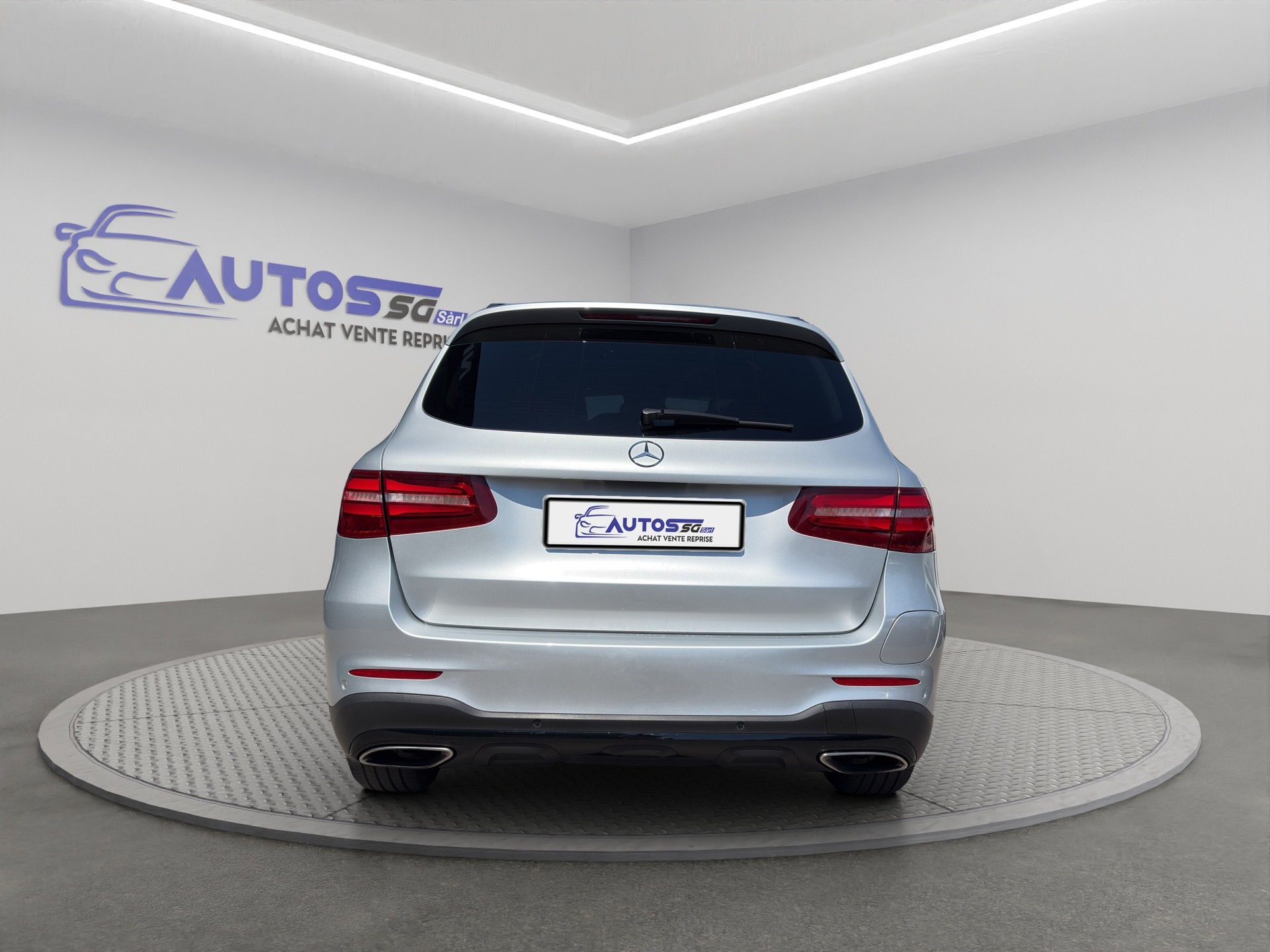 MERCEDES-BENZ GLC 350 e AMG Line 4Matic 7G-Tronic-image-4