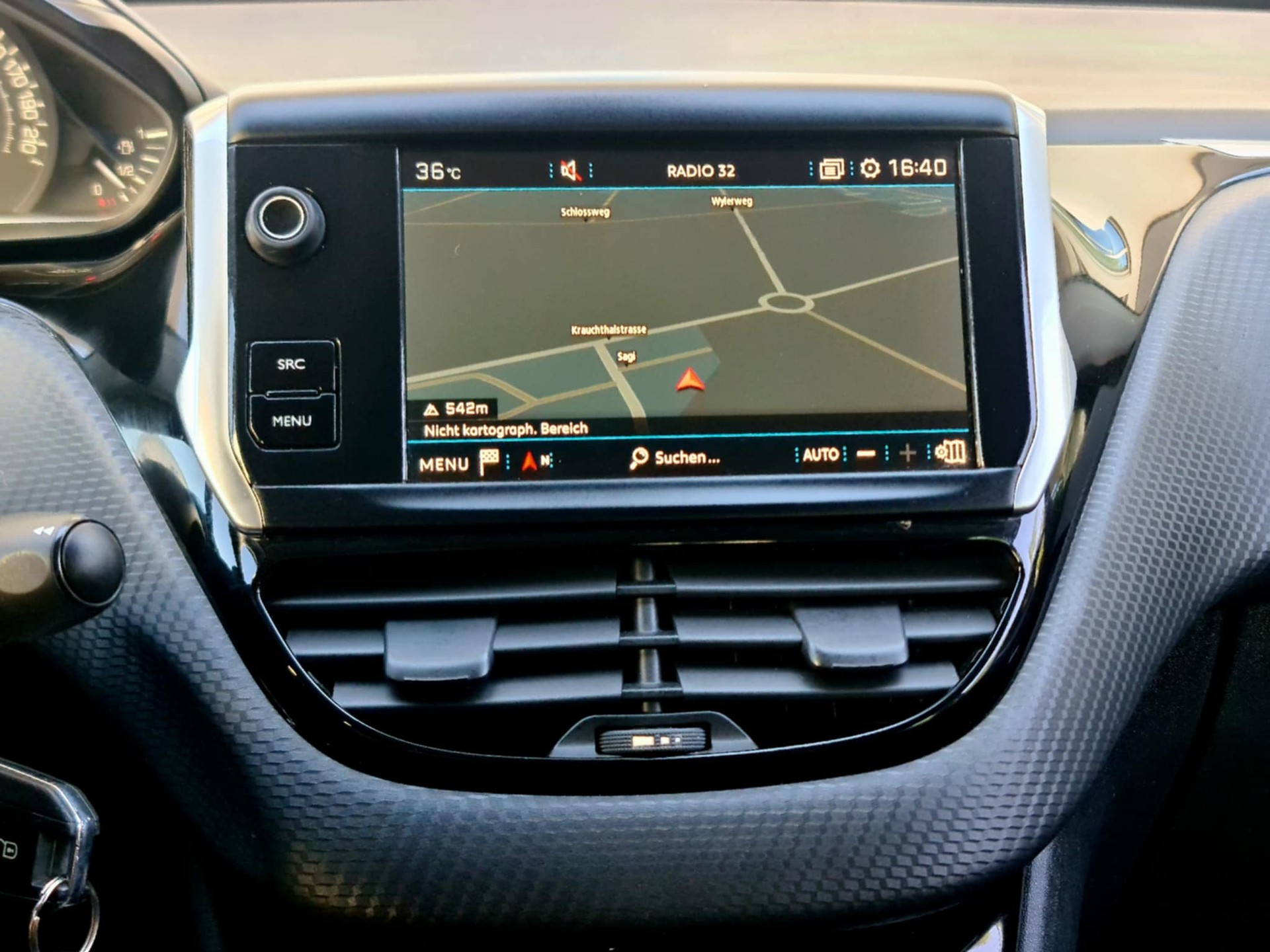 PEUGEOT 208 1.2 PureTech Style EAT6-image-13