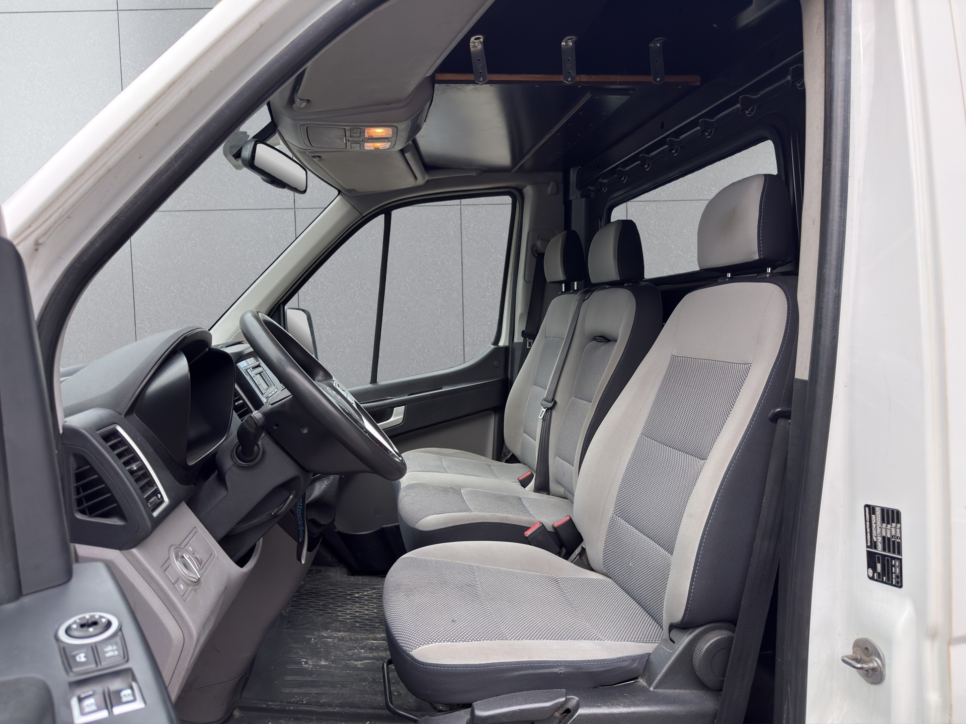 HYUNDAI H350 2.5 CRDi Amplia L1-image-7
