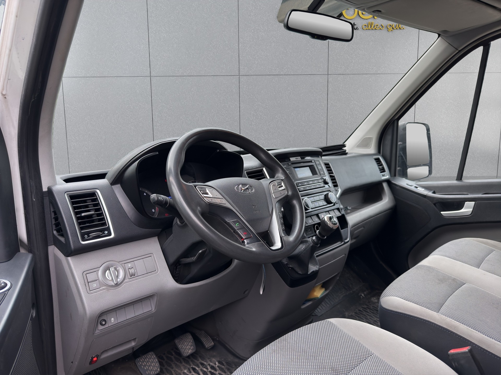 HYUNDAI H350 2.5 CRDi Amplia L1-image-8