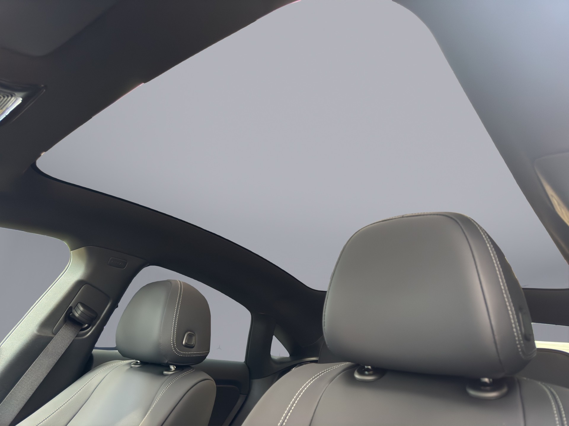 MERCEDES-BENZ CLA 350 Progressive 4matic-image-10