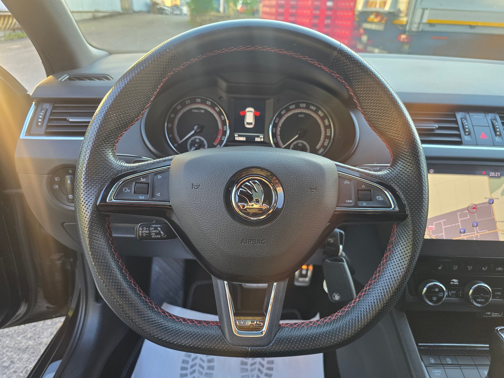 SKODA Octavia Combi 2.0 TDI RS 4x4 DSG-image-19