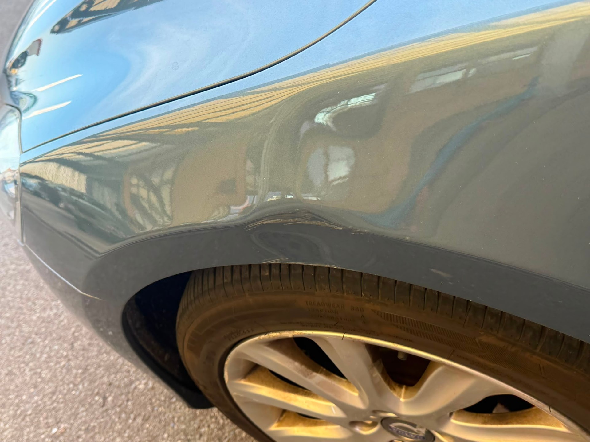VOLVO V40 T4 Momentum Powershift-image-5