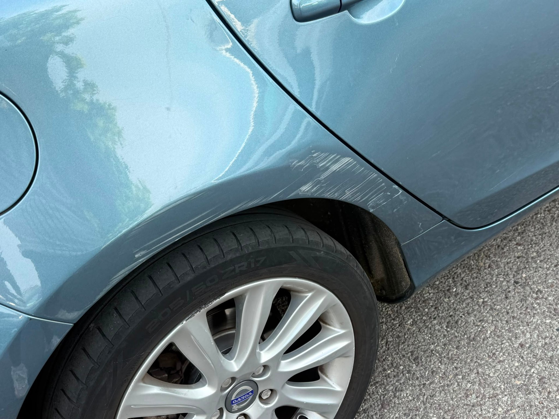 VOLVO V40 T4 Momentum Powershift-image-7