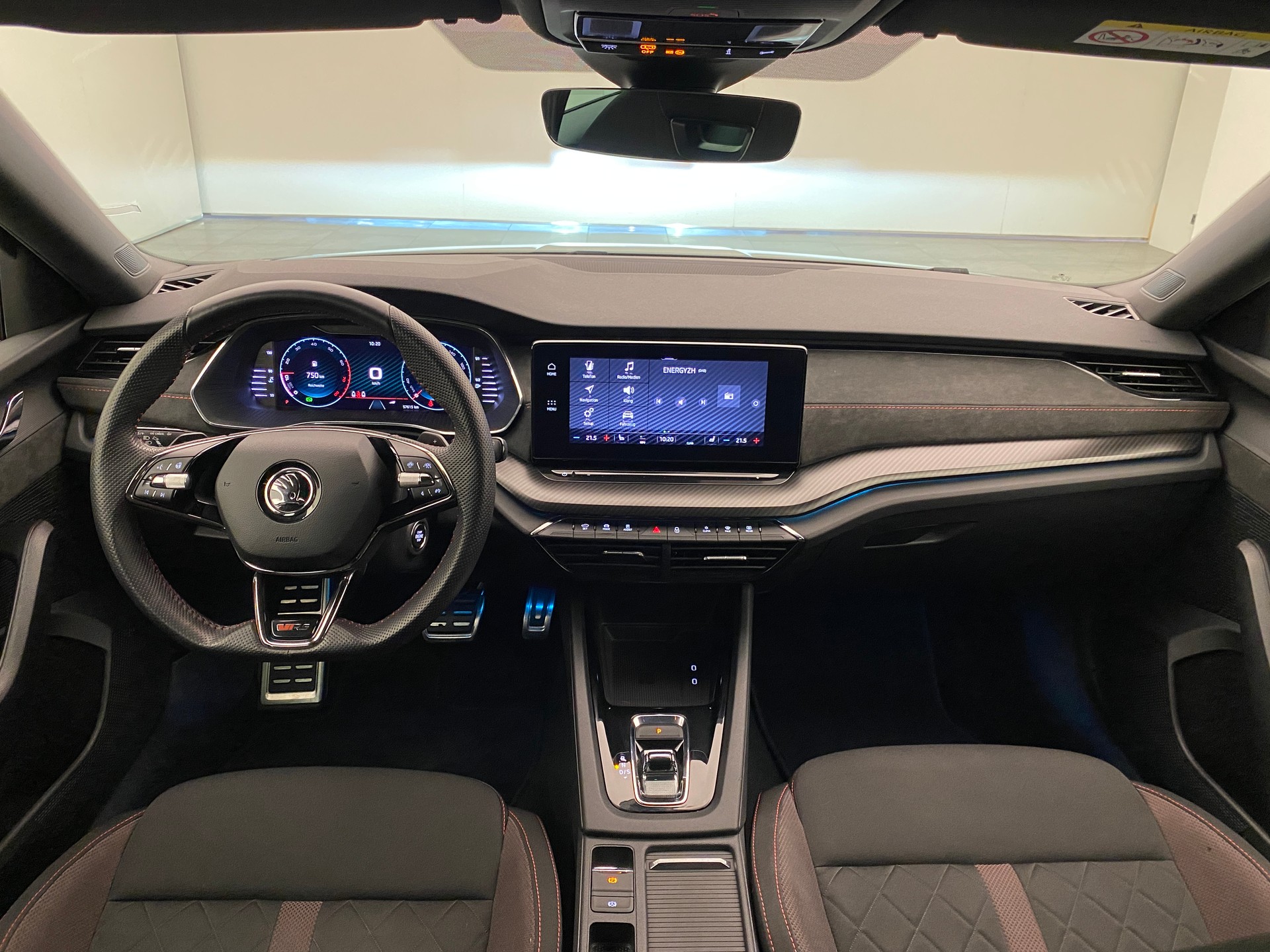 SKODA Octavia 2.0 TSI DSG RS-image-7