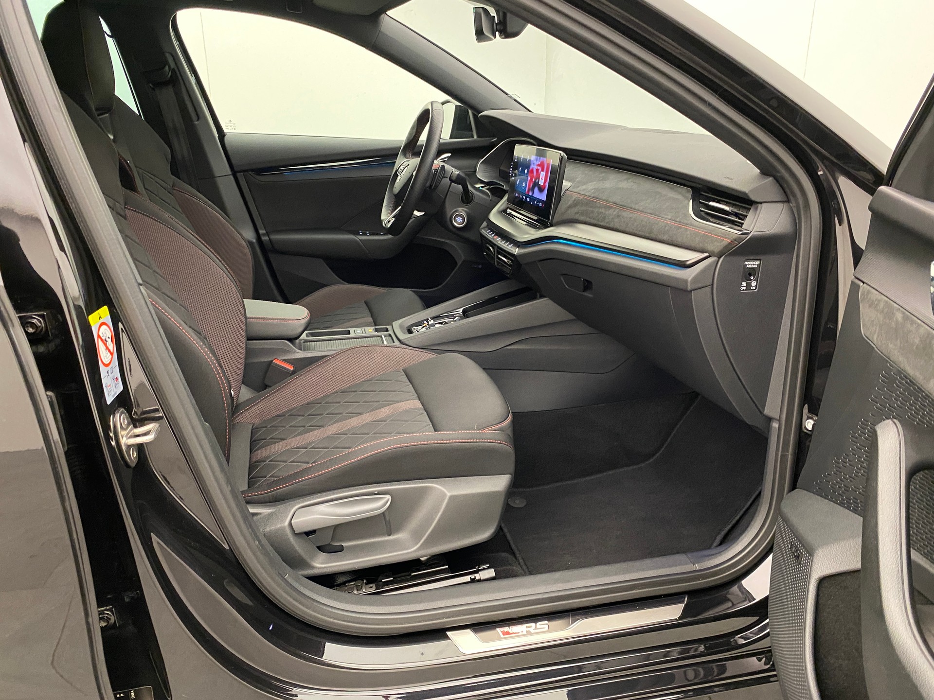 SKODA Octavia 2.0 TSI DSG RS-image-12