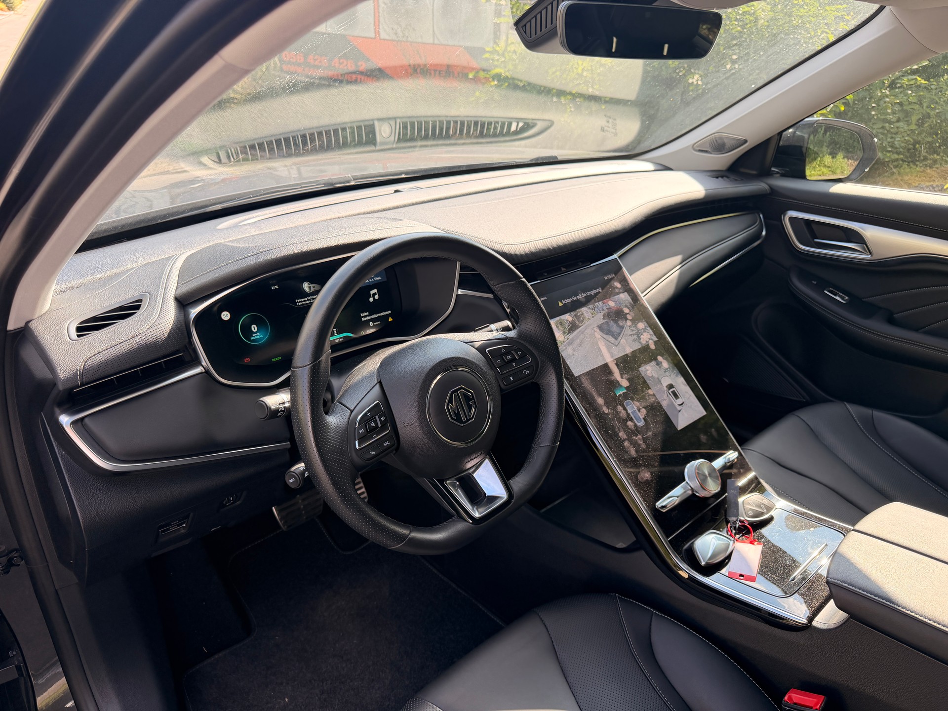 MG Marvel R EV 70kWh Performance AWD-image-6