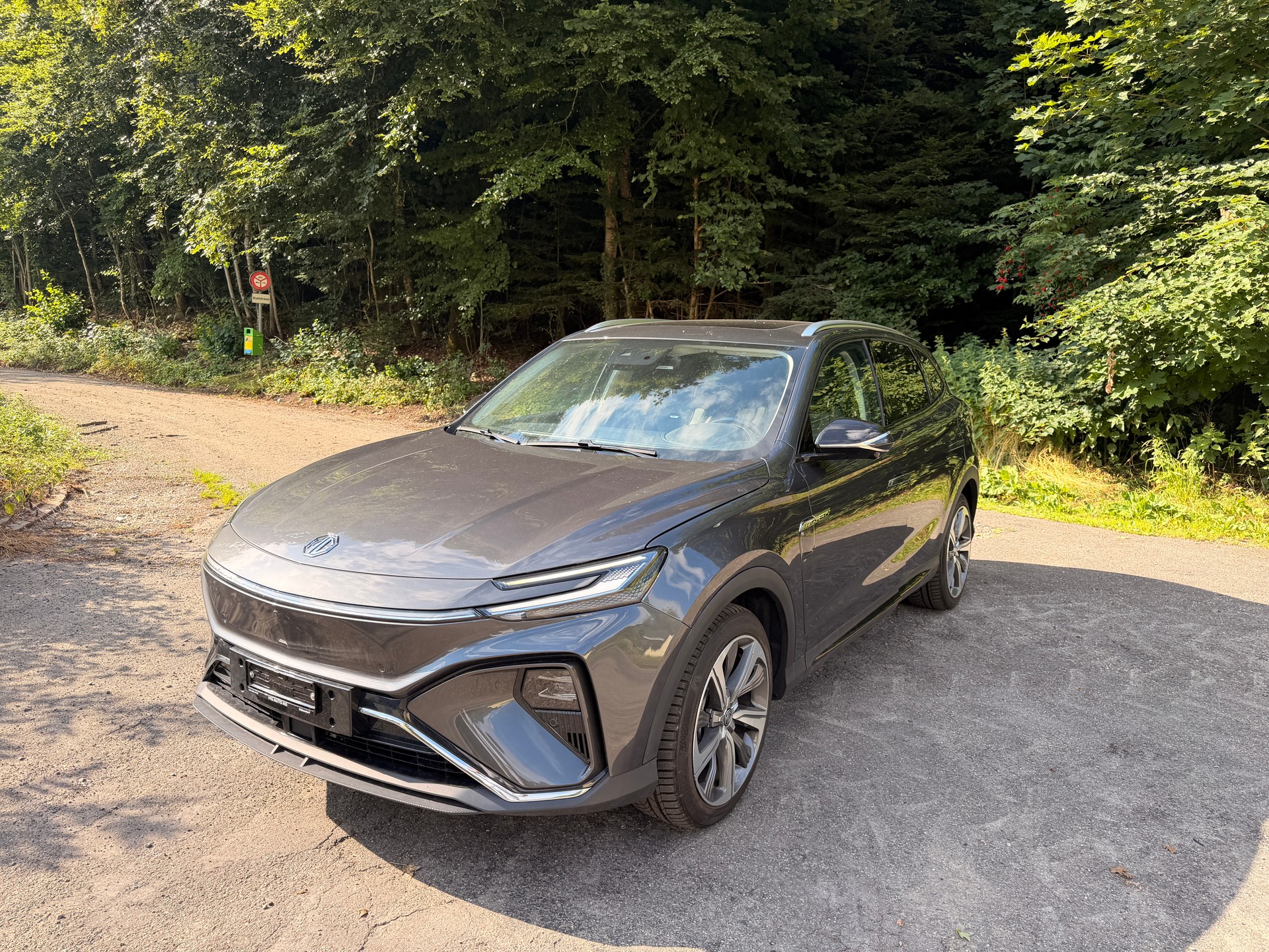 MG Marvel R EV 70kWh Performance AWD-image-1