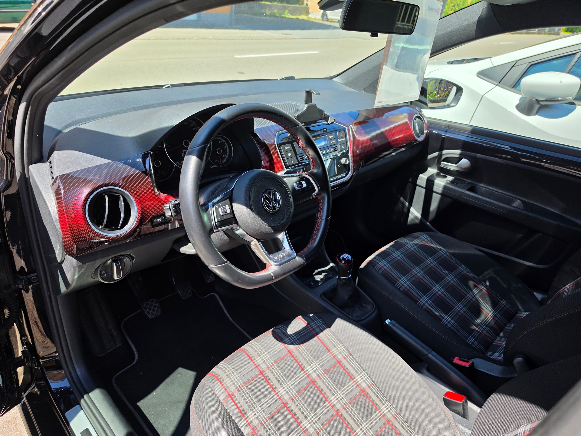 VW Up 1.0 TSI GTI-image-5