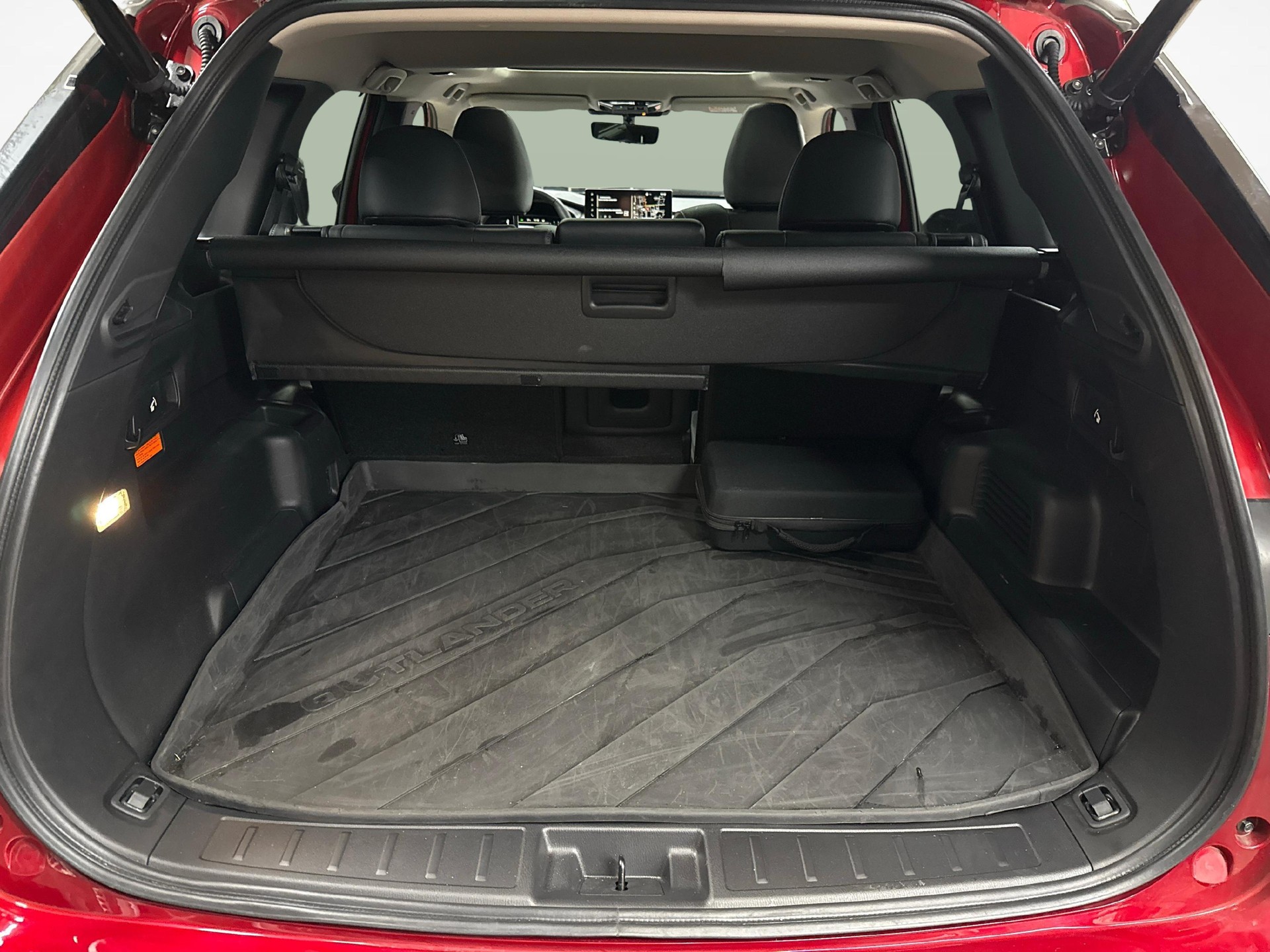 MITSUBISHI Outlander 2.4 PHEV Instyle 4x4-image-11