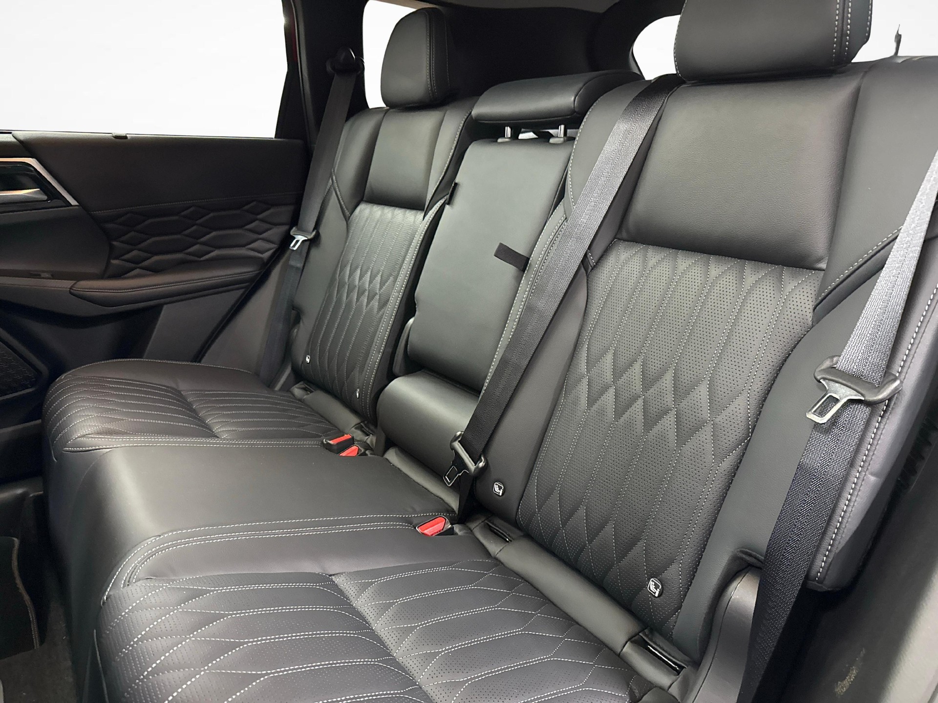 MITSUBISHI Outlander 2.4 PHEV Instyle 4x4-image-10
