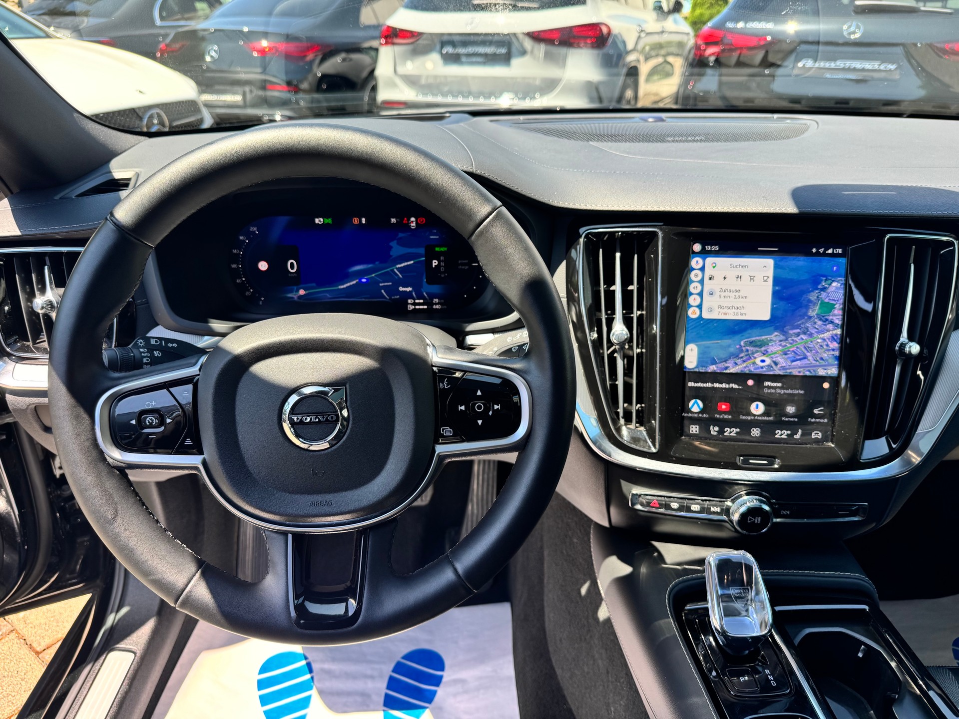 VOLVO V60 T8 eAWD Plug in Hybrid Ultra Dark Geartronic-image-8