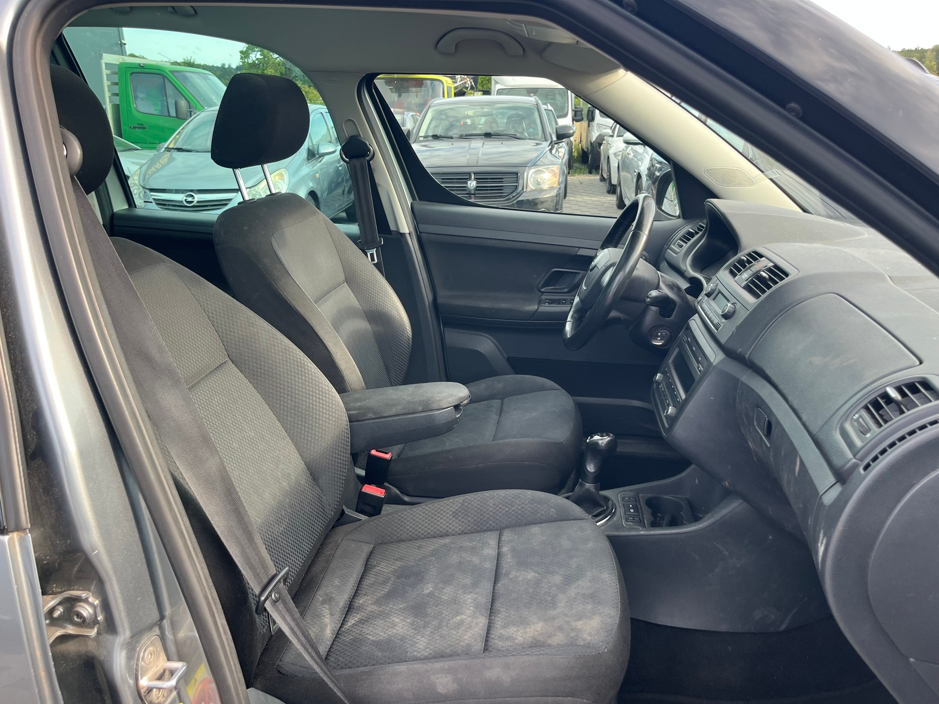 SKODA Roomster 1.2 TSI Style-image-9