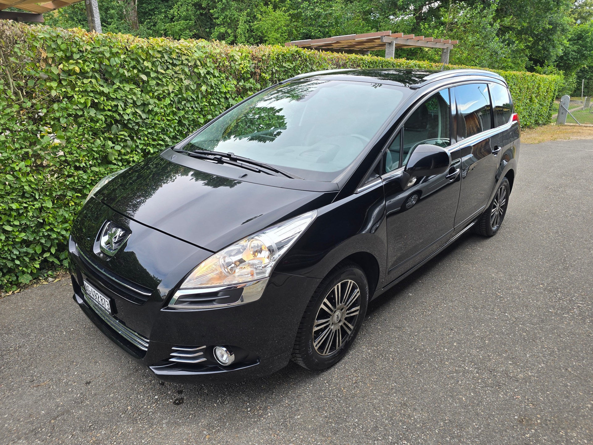 PEUGEOT 5008 2.0 HDI Business-image-0