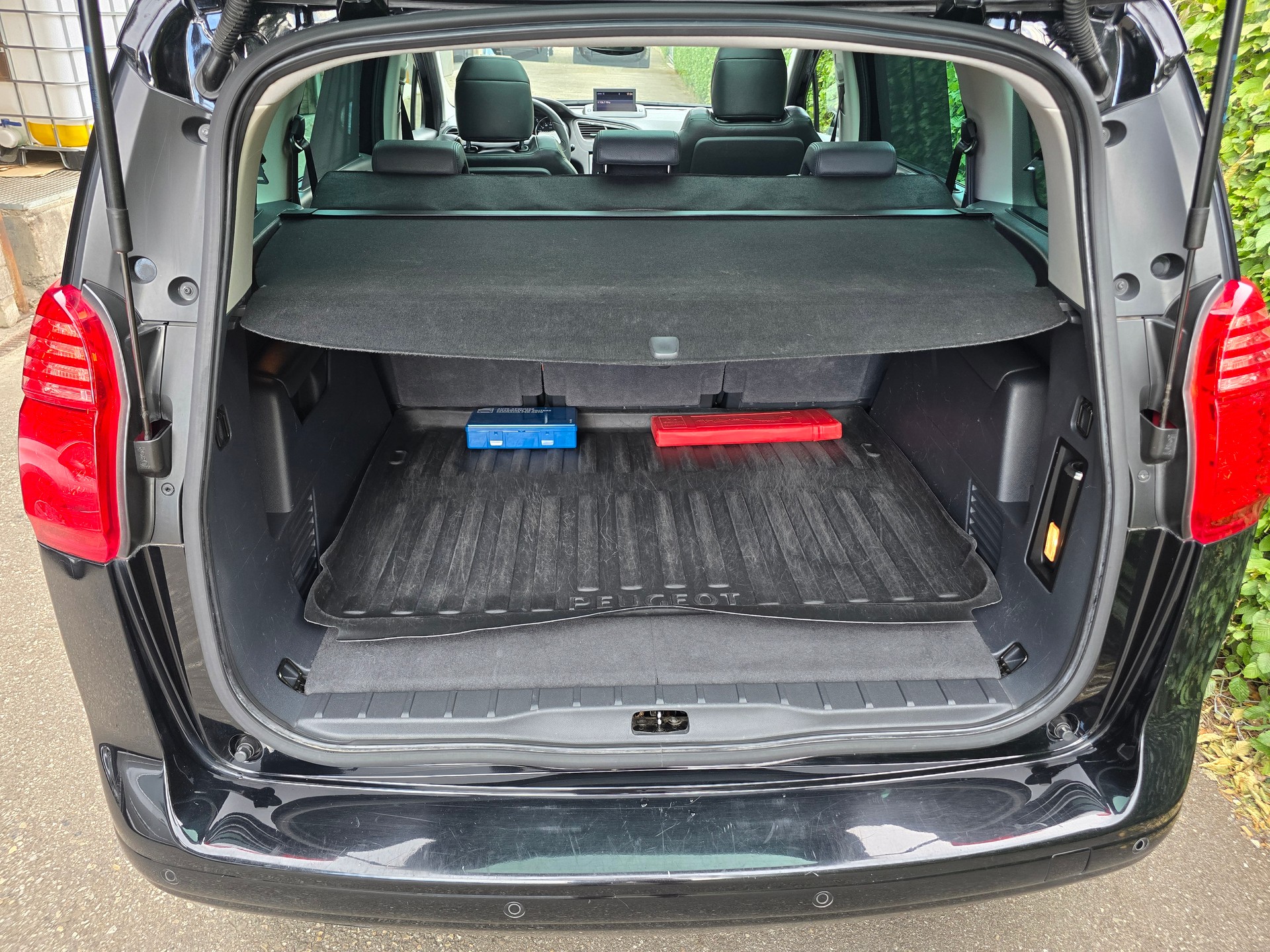 PEUGEOT 5008 2.0 HDI Business-image-14