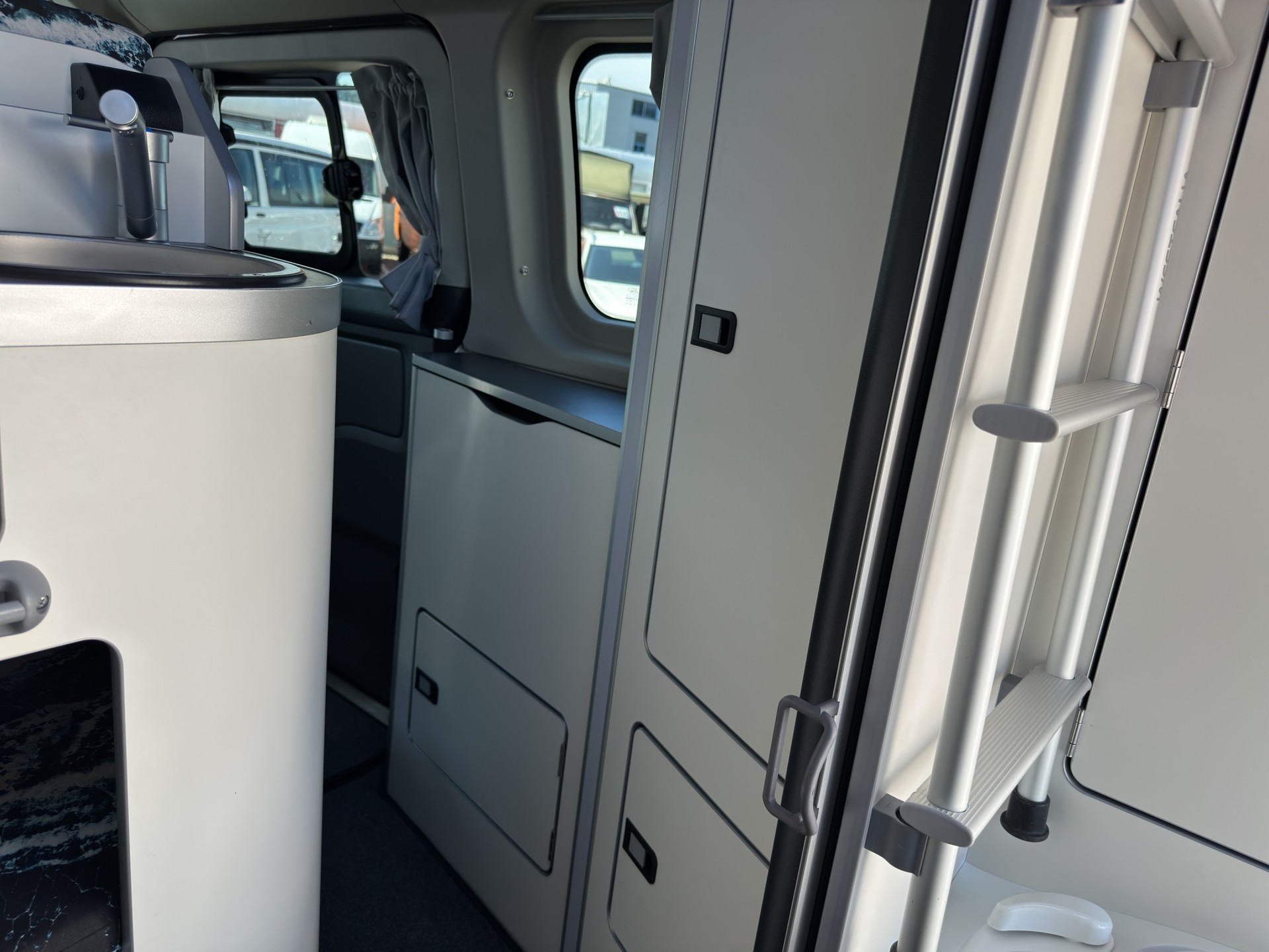 FORD Transit Custom Plus 340 L2H1 Camper NUGGET-image-39