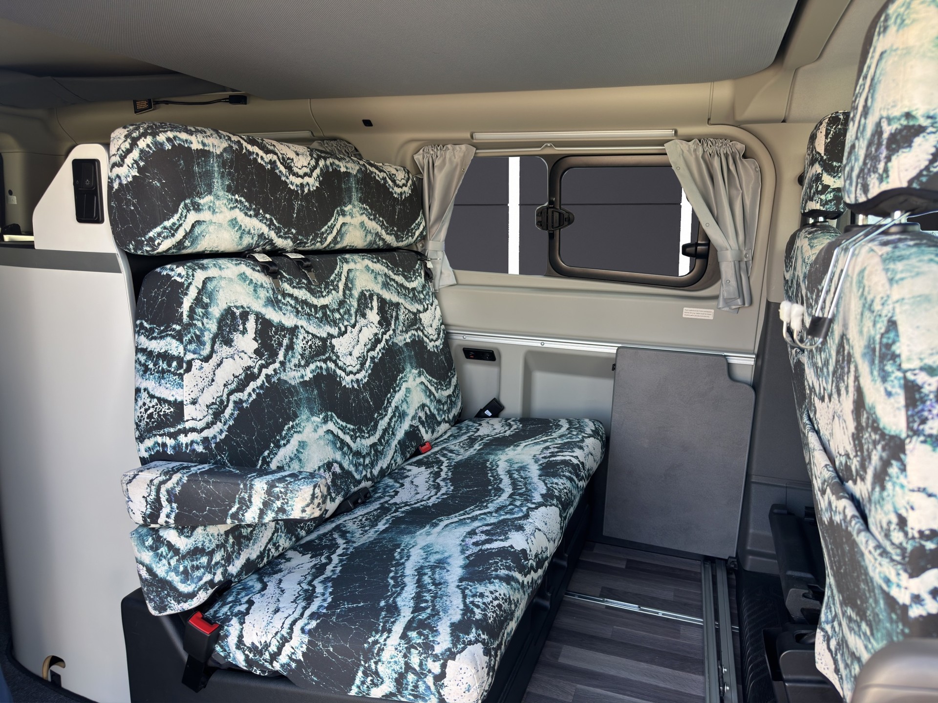 FORD Transit Custom Plus 340 L2H1 Camper NUGGET-image-32