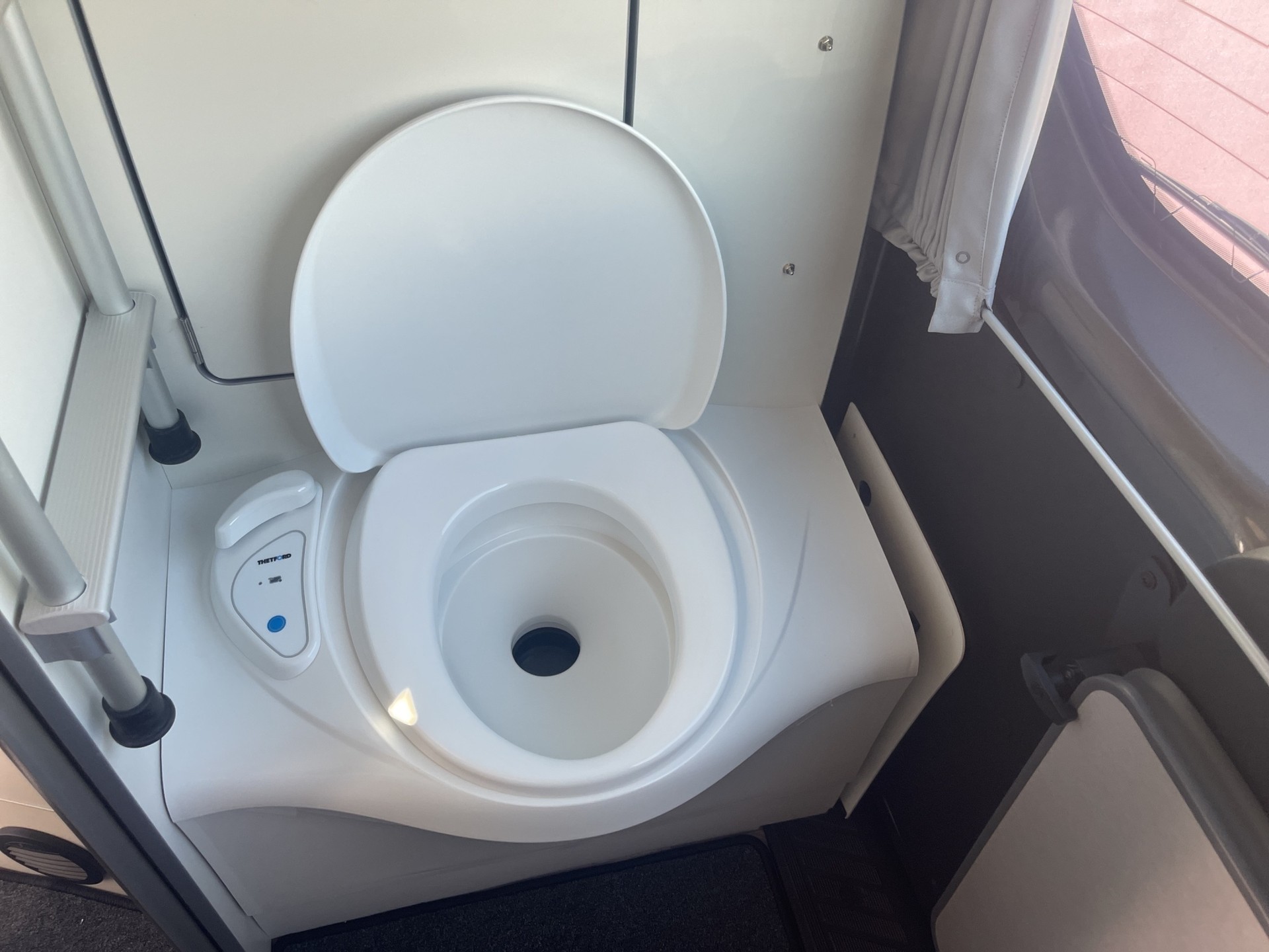 FORD Transit Custom Plus 340 L2H1 Camper NUGGET-image-23