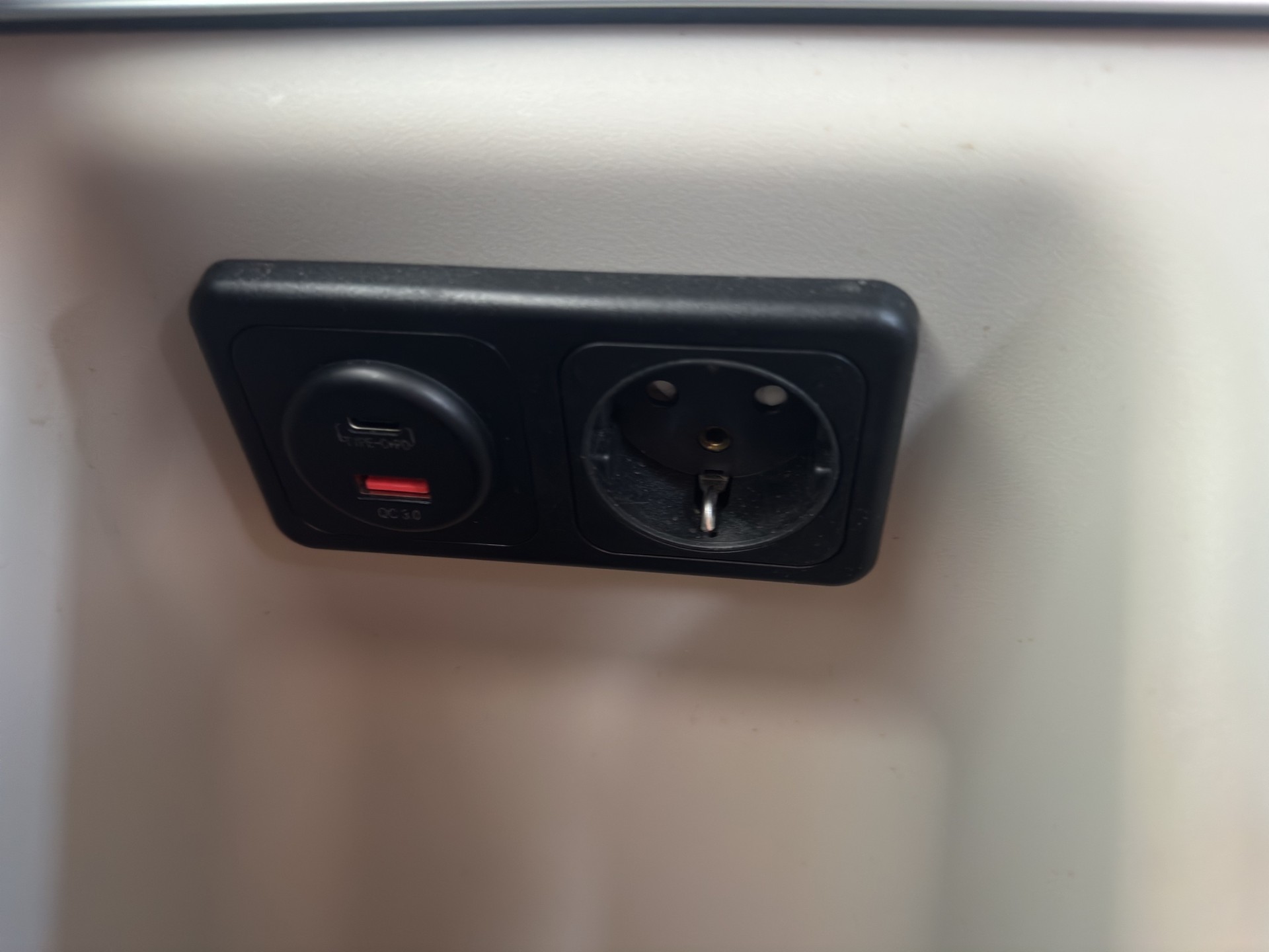 FORD Transit Custom Plus 340 L2H1 Camper NUGGET-image-52