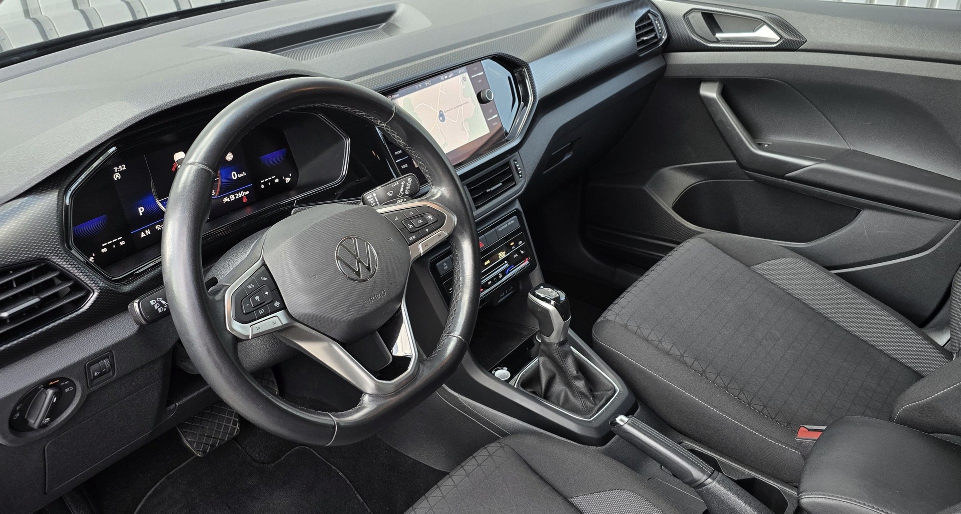 VW T-Cross 1.0 TSI Life DSG-image-8