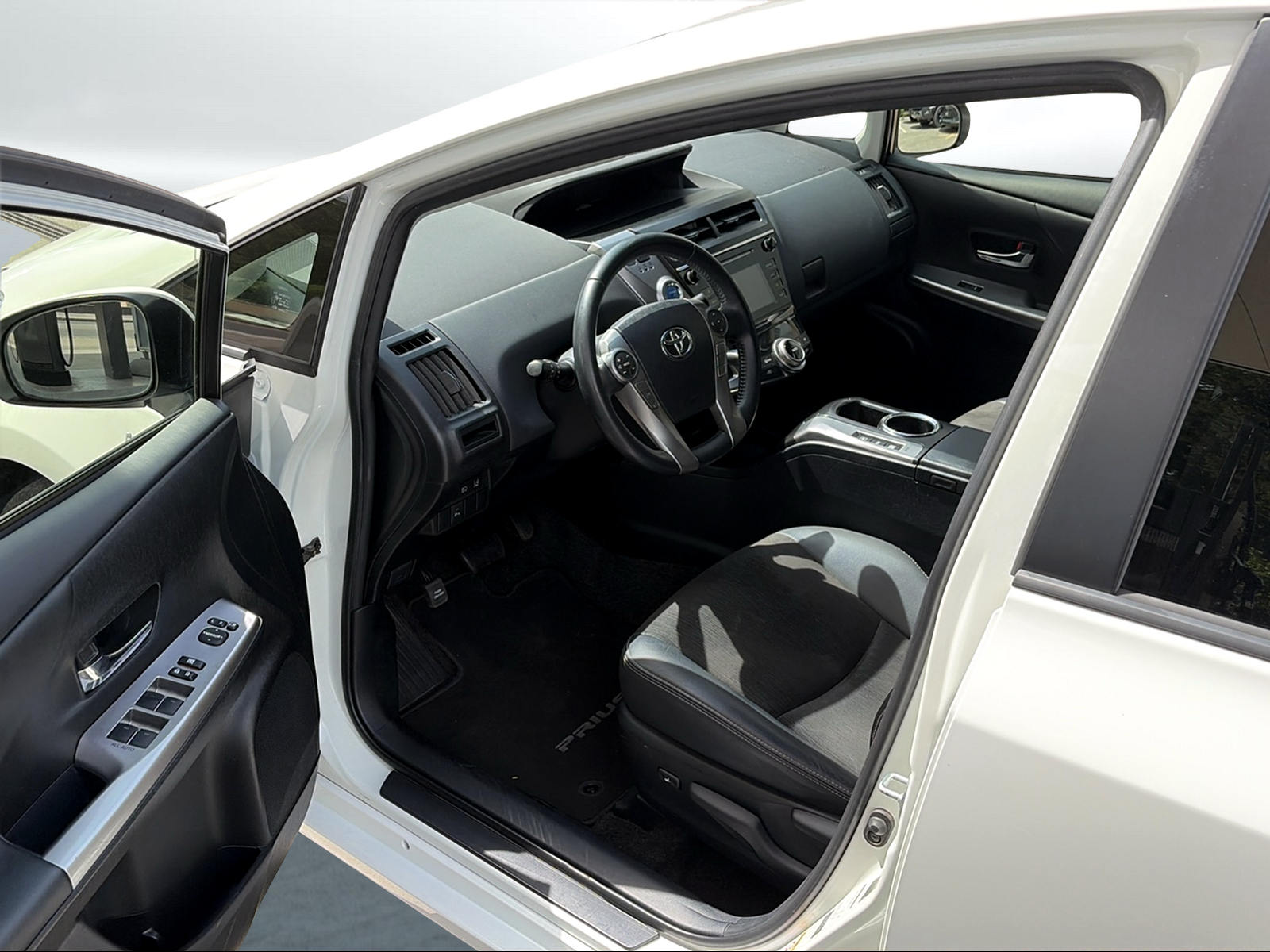 TOYOTA Prius+ 1.8 VVT-i HSD Style-image-6