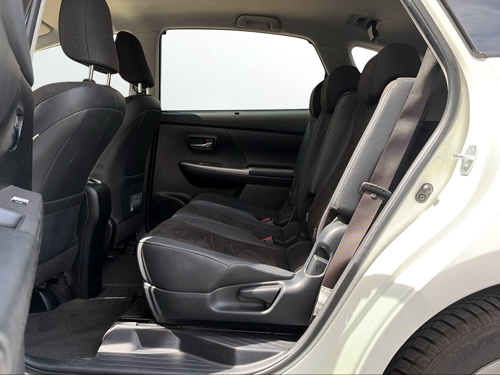 TOYOTA Prius+ 1.8 VVT-i HSD Style-image-9