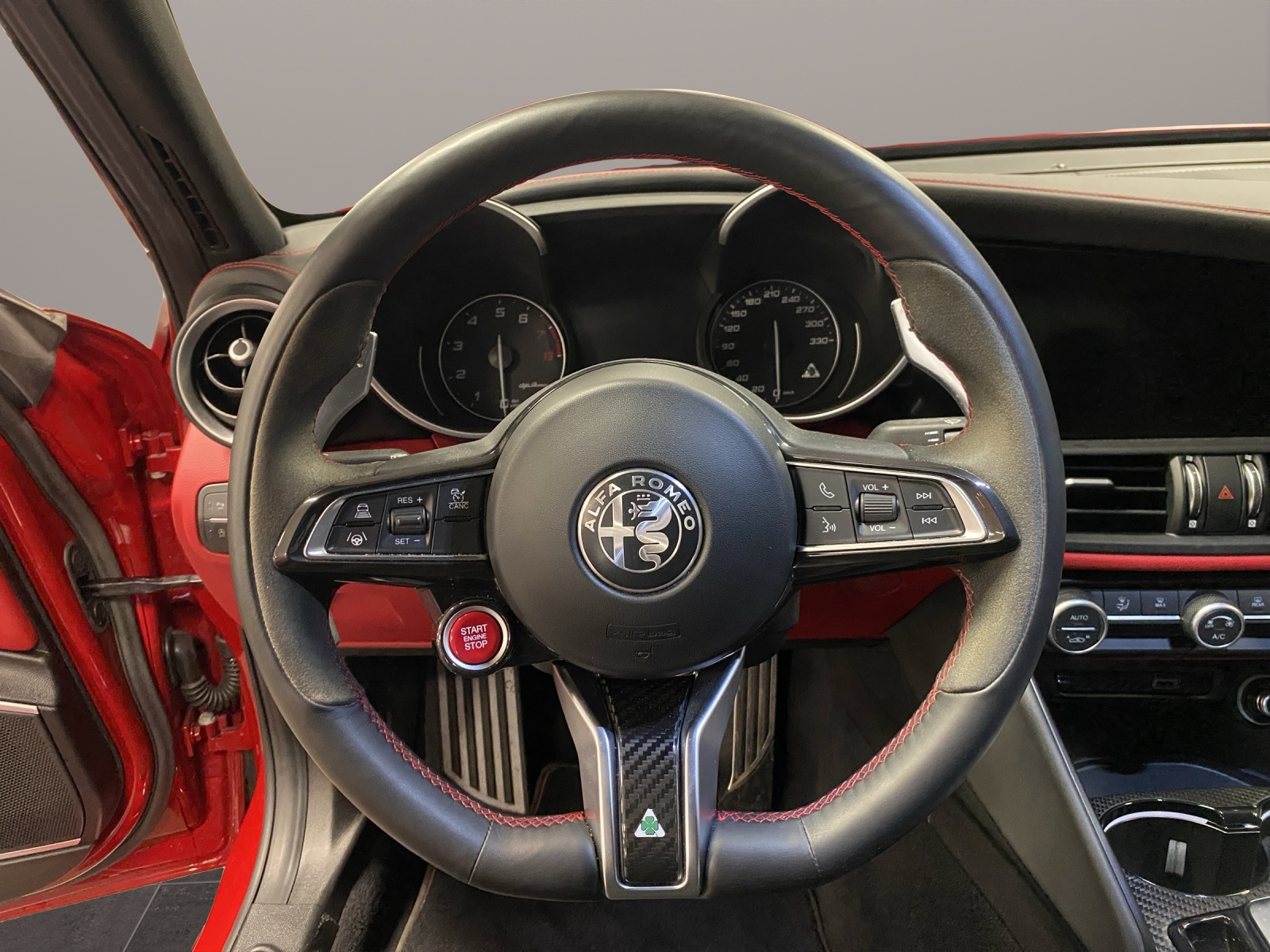 ALFA ROMEO Giulia 2.9 V6 Quadrifoglio-image-12