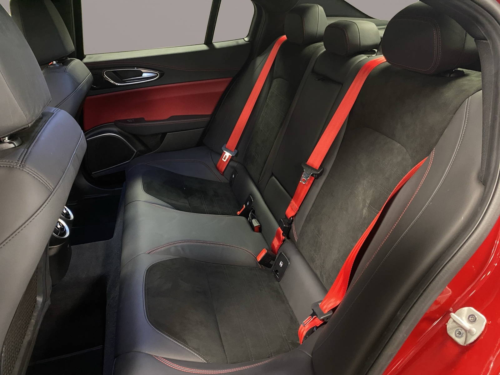 ALFA ROMEO Giulia 2.9 V6 Quadrifoglio-image-13