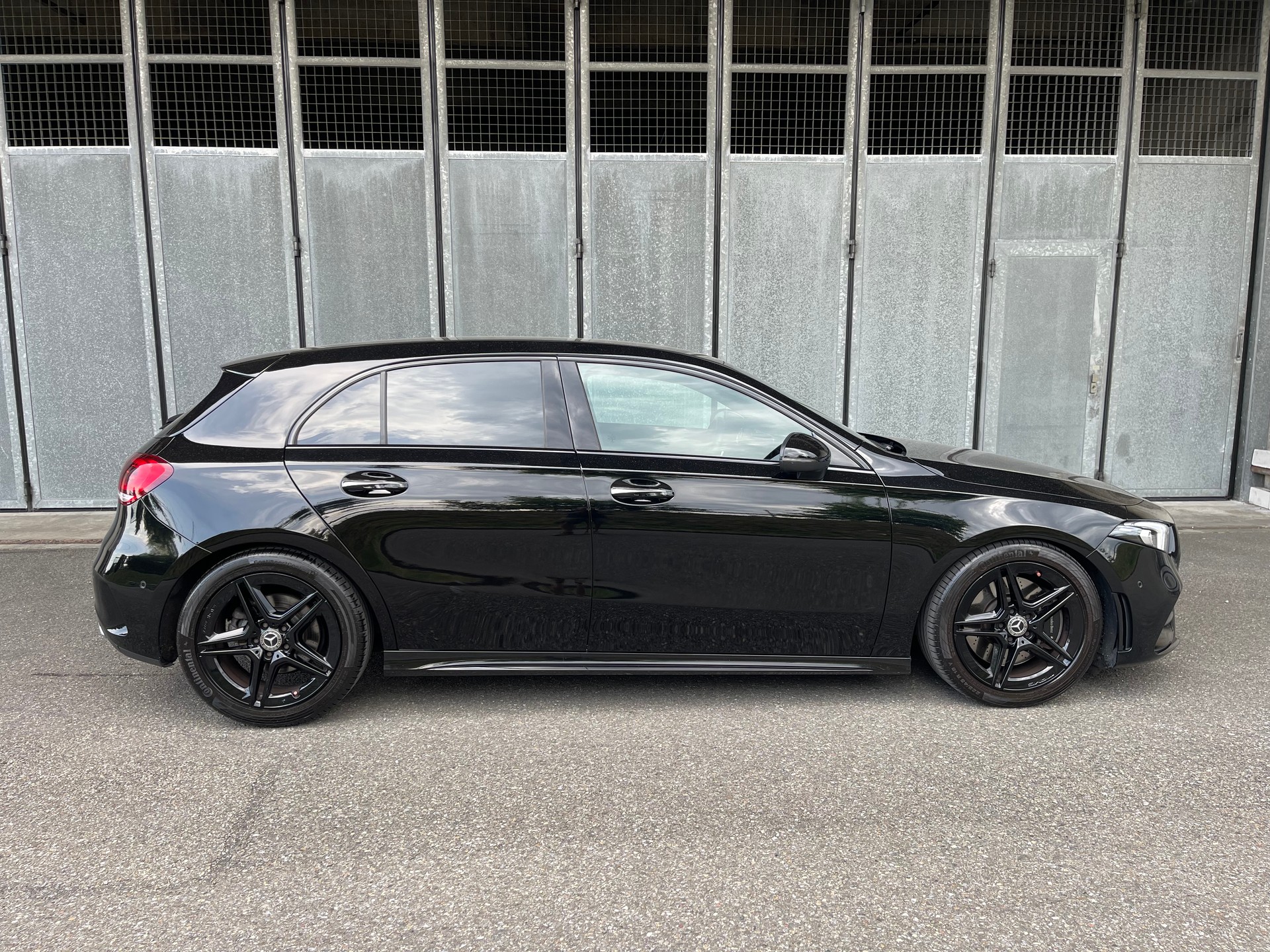 MERCEDES-BENZ A 250 AMG Line-image-3