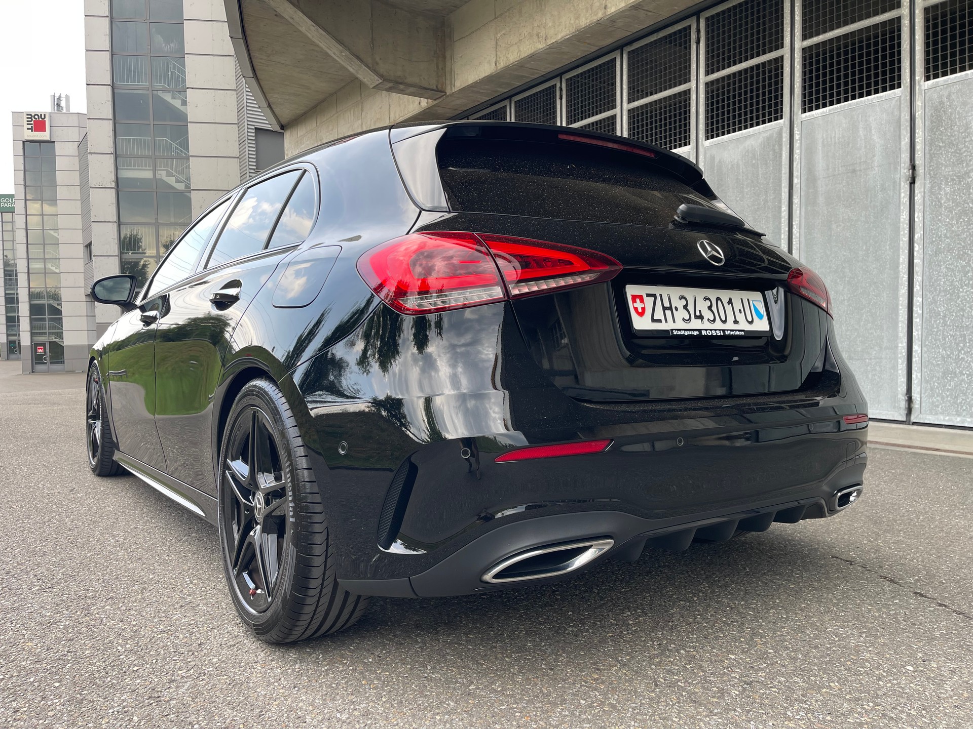 MERCEDES-BENZ A 250 AMG Line-image-5
