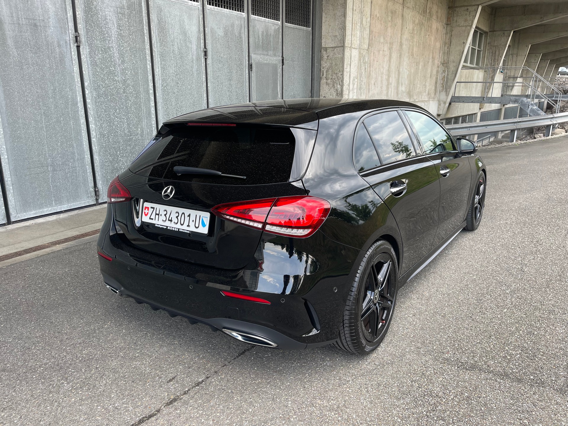 MERCEDES-BENZ A 250 AMG Line-image-4