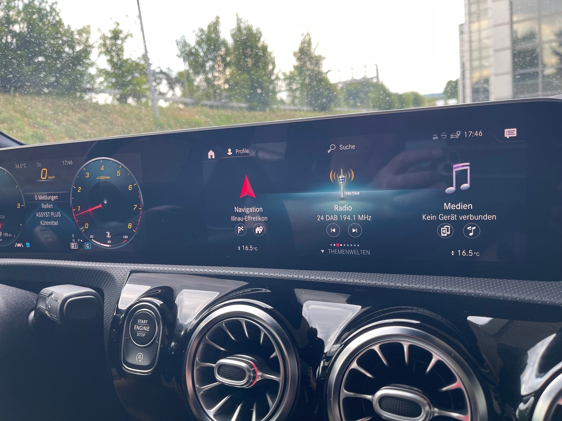 MERCEDES-BENZ A 250 AMG Line-image-9