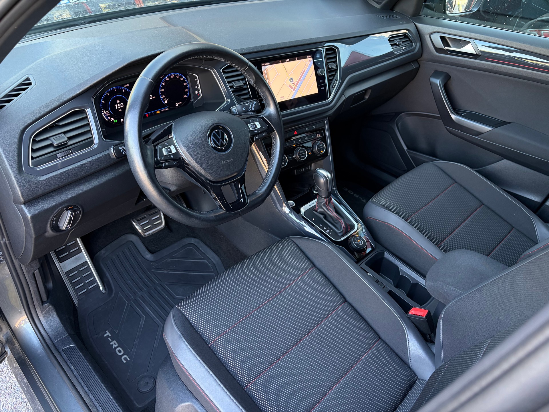 VW T-Roc 2.0 TSI Sport DSG 4Motion-image-9