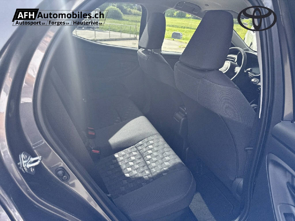 TOYOTA Yaris 1.5 VVT-i HSD Trend-image-10