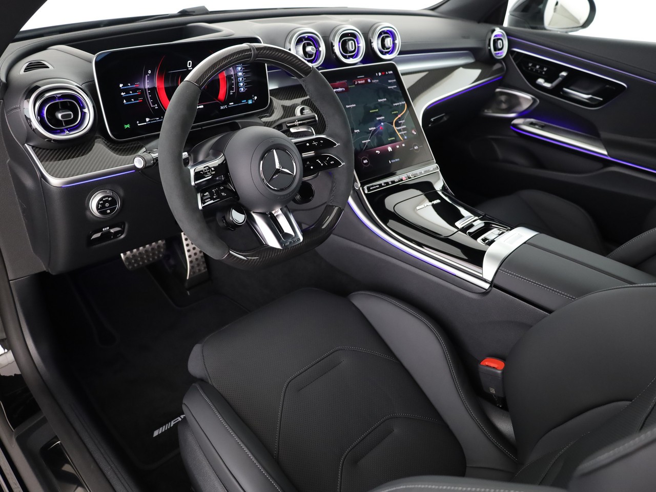 MERCEDES-BENZ CLE AMG 53 Cabrio 4Matic+ 9G-Tronic-image-6