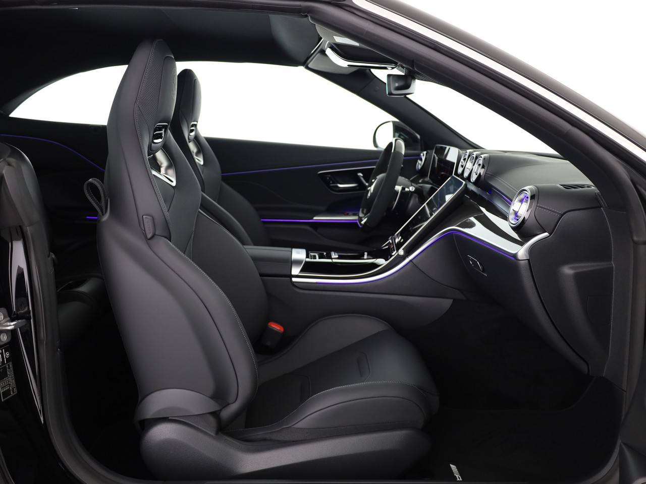MERCEDES-BENZ CLE AMG 53 Cabrio 4Matic+ 9G-Tronic-image-11