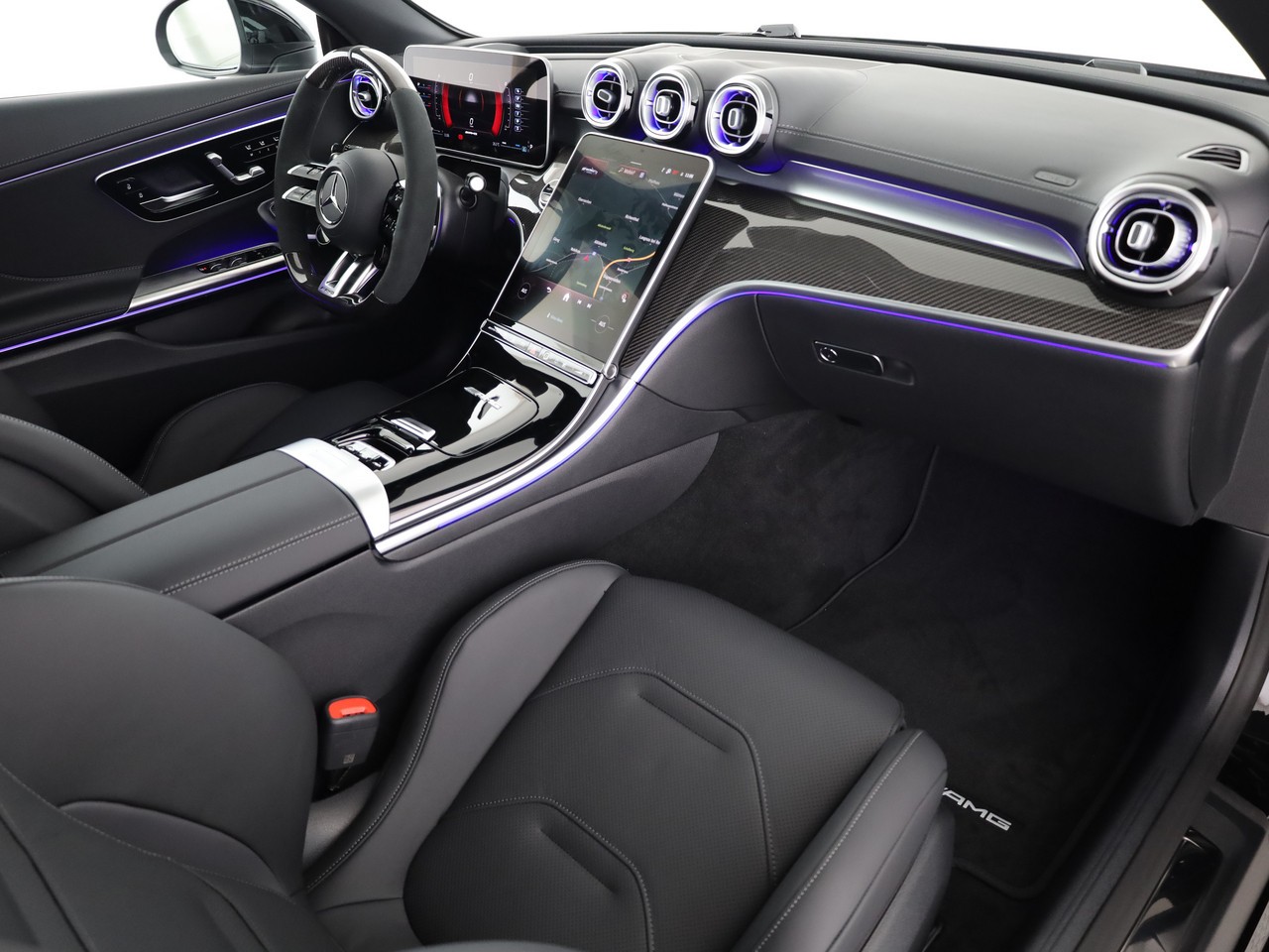 MERCEDES-BENZ CLE AMG 53 Cabrio 4Matic+ 9G-Tronic-image-10