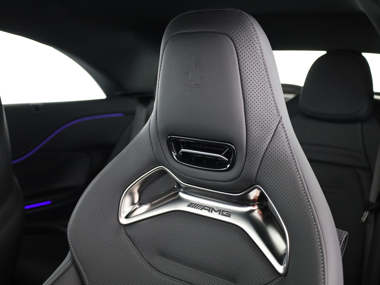 MERCEDES-BENZ CLE AMG 53 Cabrio 4Matic+ 9G-Tronic-image-8