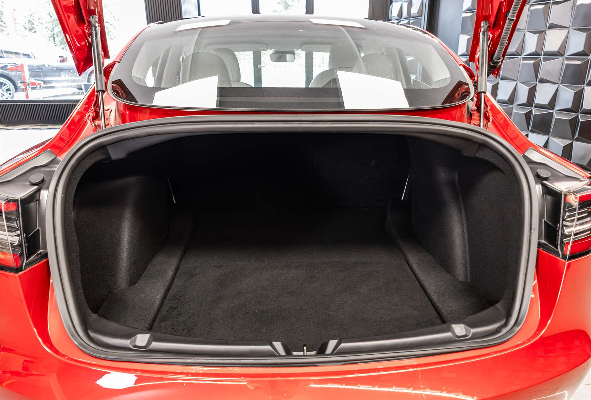 TESLA Model 3 Performance Dual Motor AWD-image-24