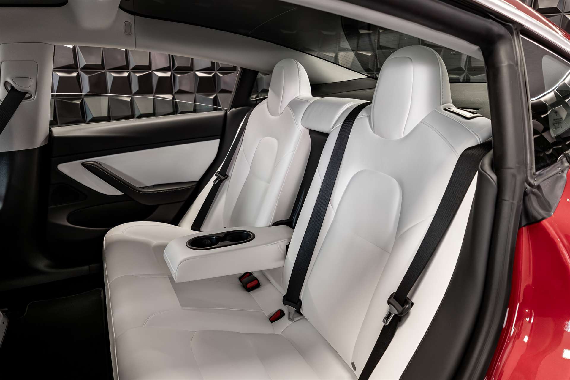 TESLA Model 3 Performance Dual Motor AWD-image-23