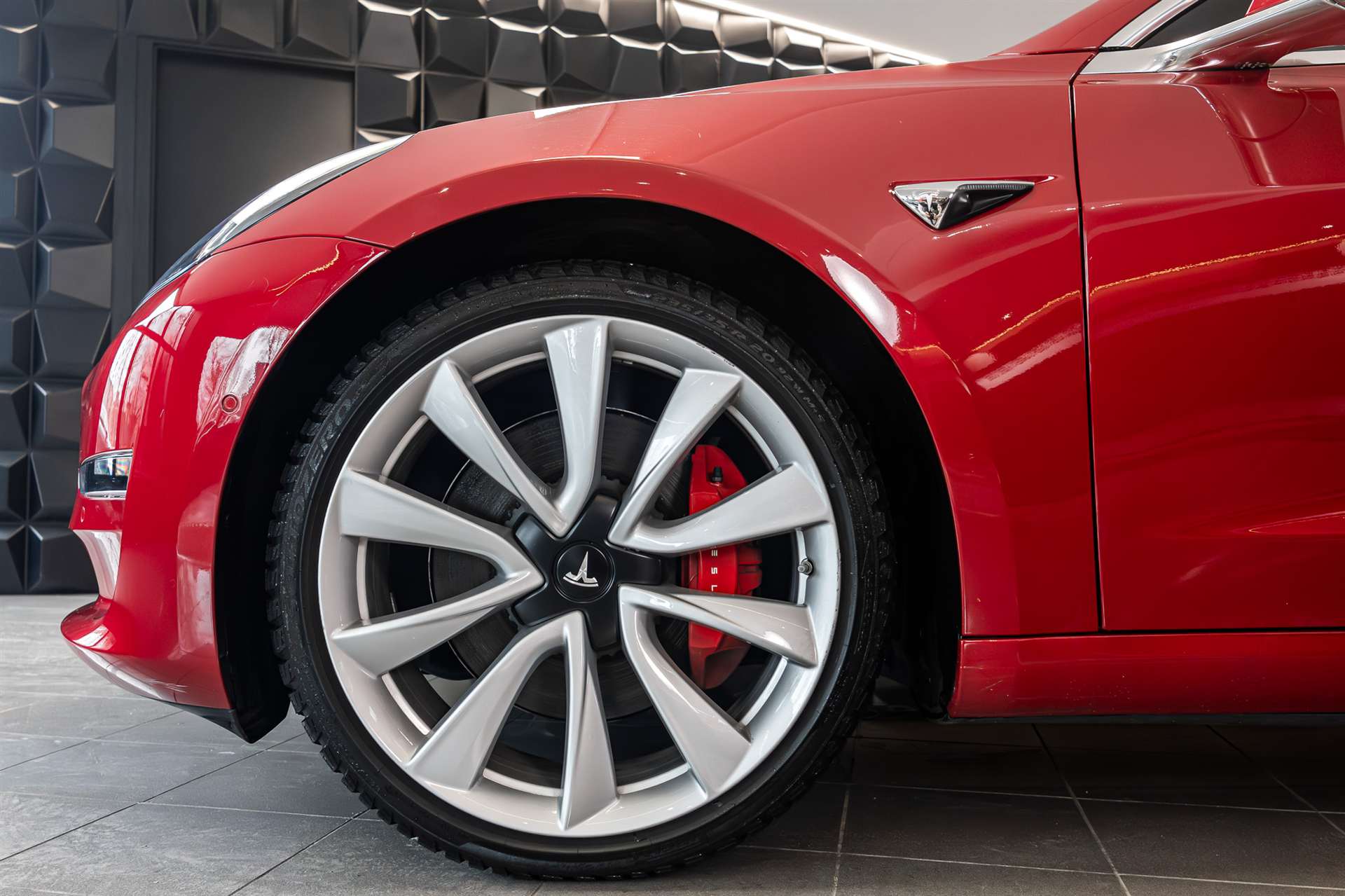 TESLA Model 3 Performance Dual Motor AWD-image-27