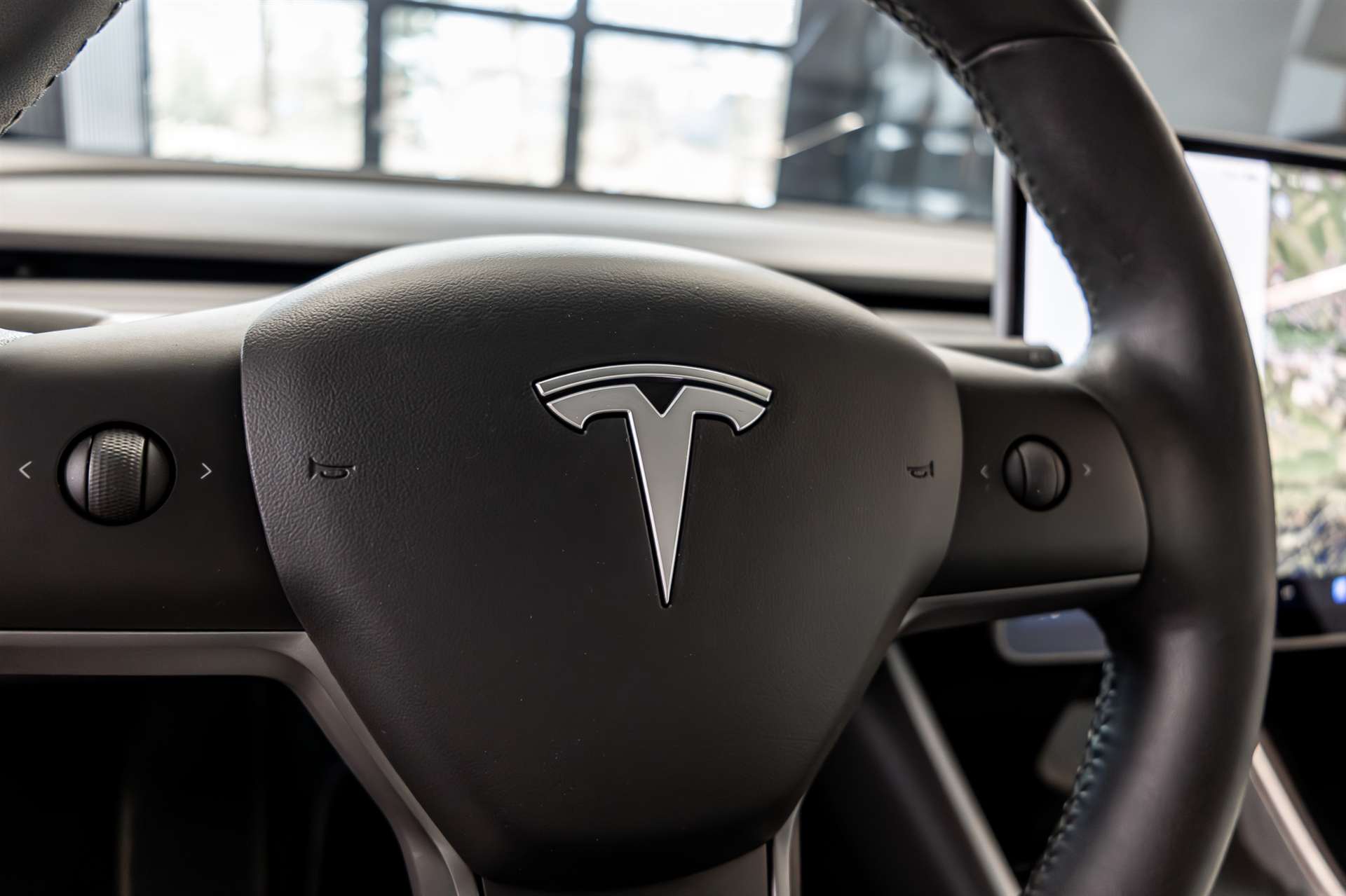 TESLA Model 3 Performance Dual Motor AWD-image-8